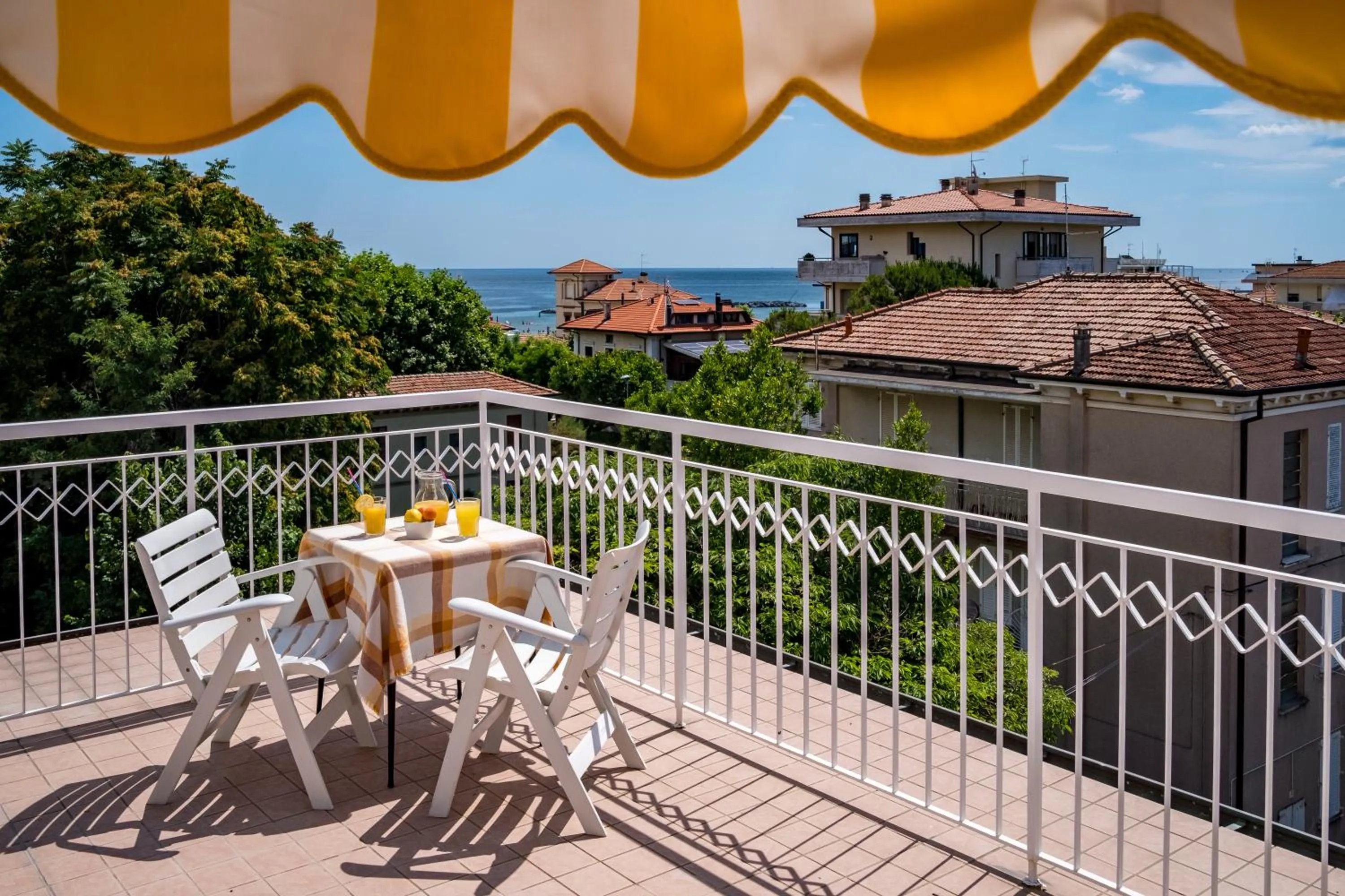 Balcony/Terrace in Hotel Villa dei Fiori - sul mare con piscina