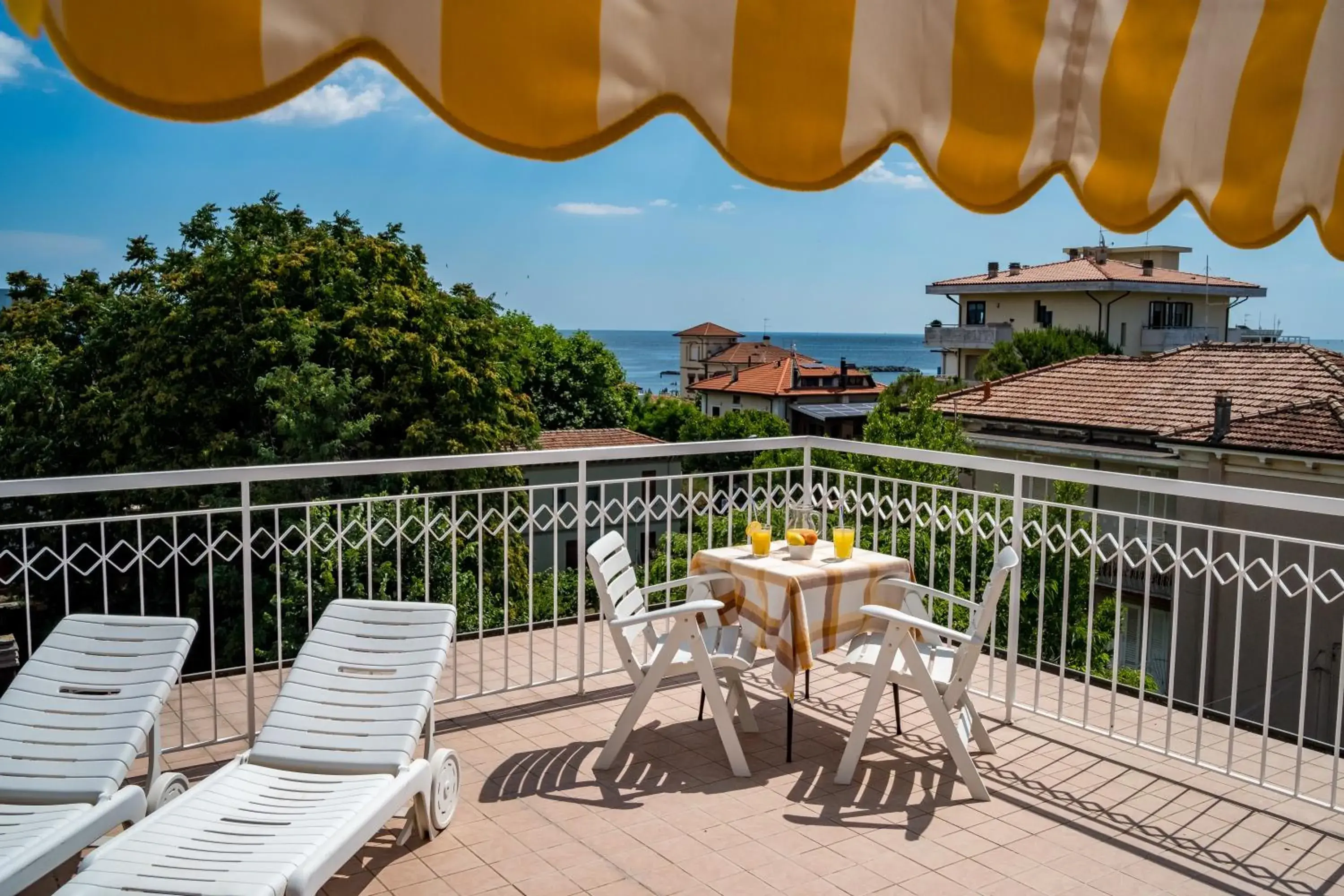 Double Room with Sea View in Hotel Villa dei Fiori - sul mare con piscina Double Room with Sea View in Hotel Villa dei Fiori - sul mare con piscina