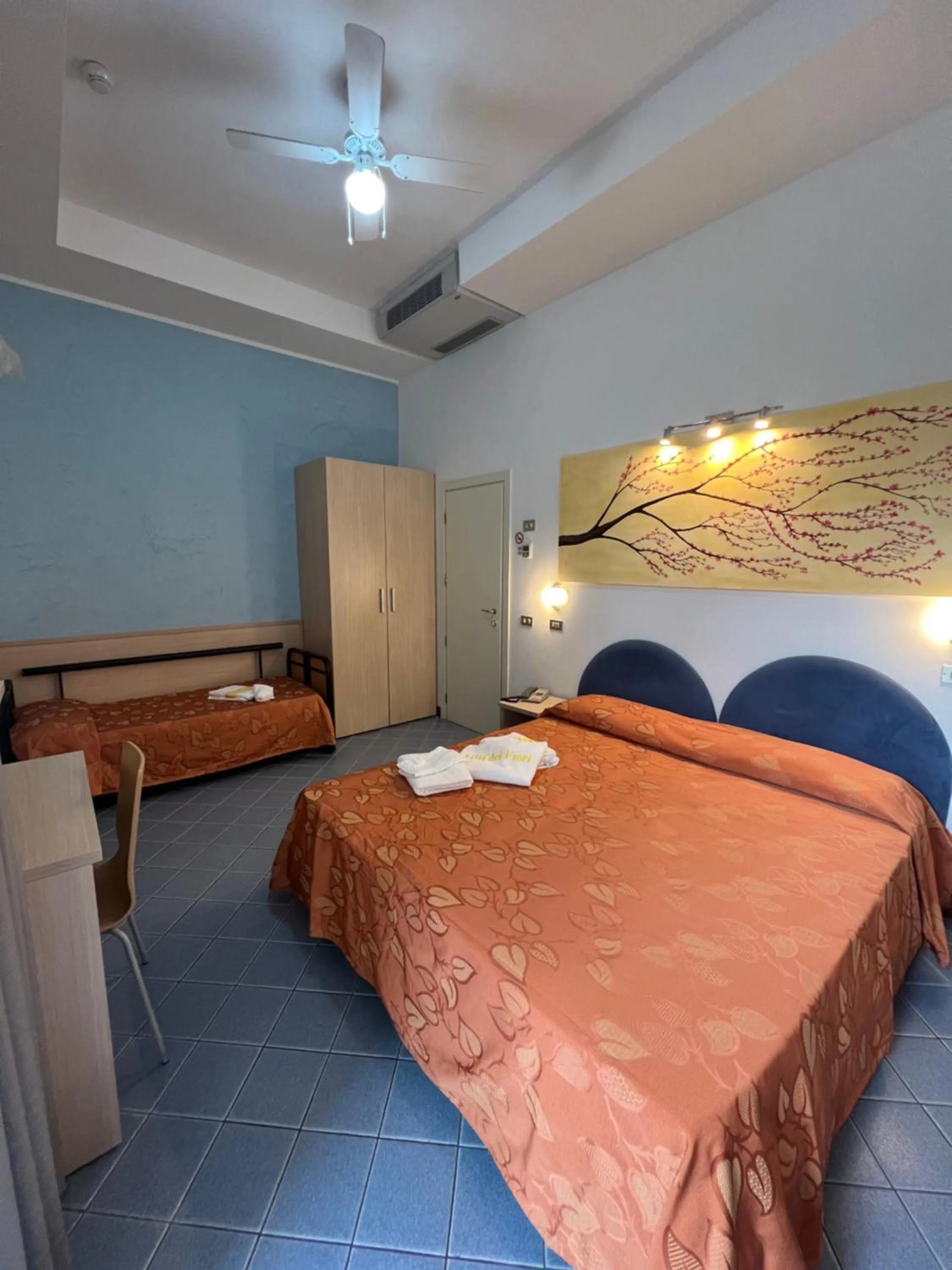 Bed in Hotel Villa dei Fiori - sul mare con piscina