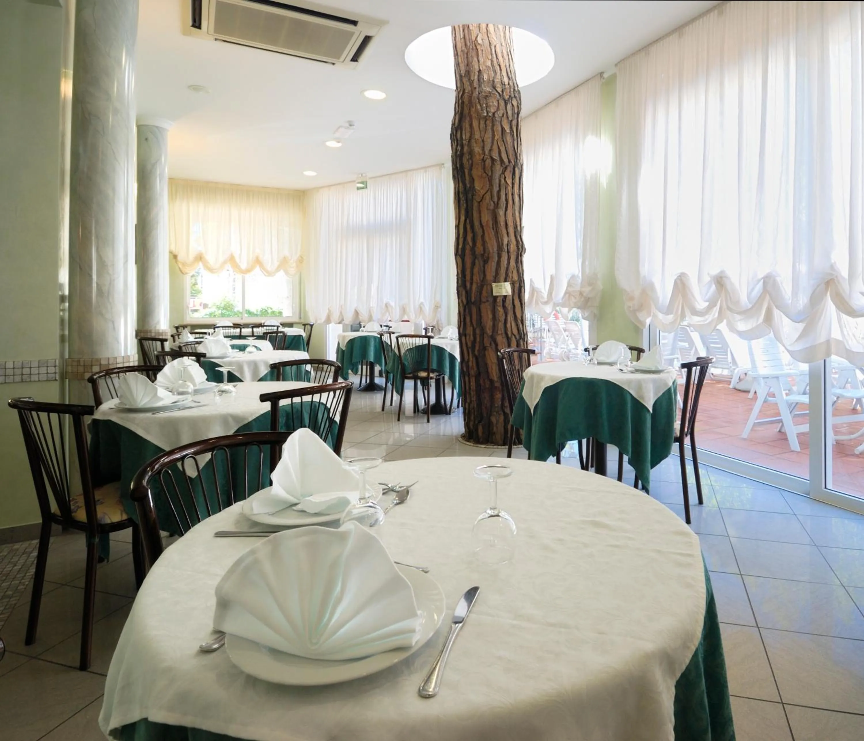 Decorative detail in Hotel Villa dei Fiori - sul mare con piscina