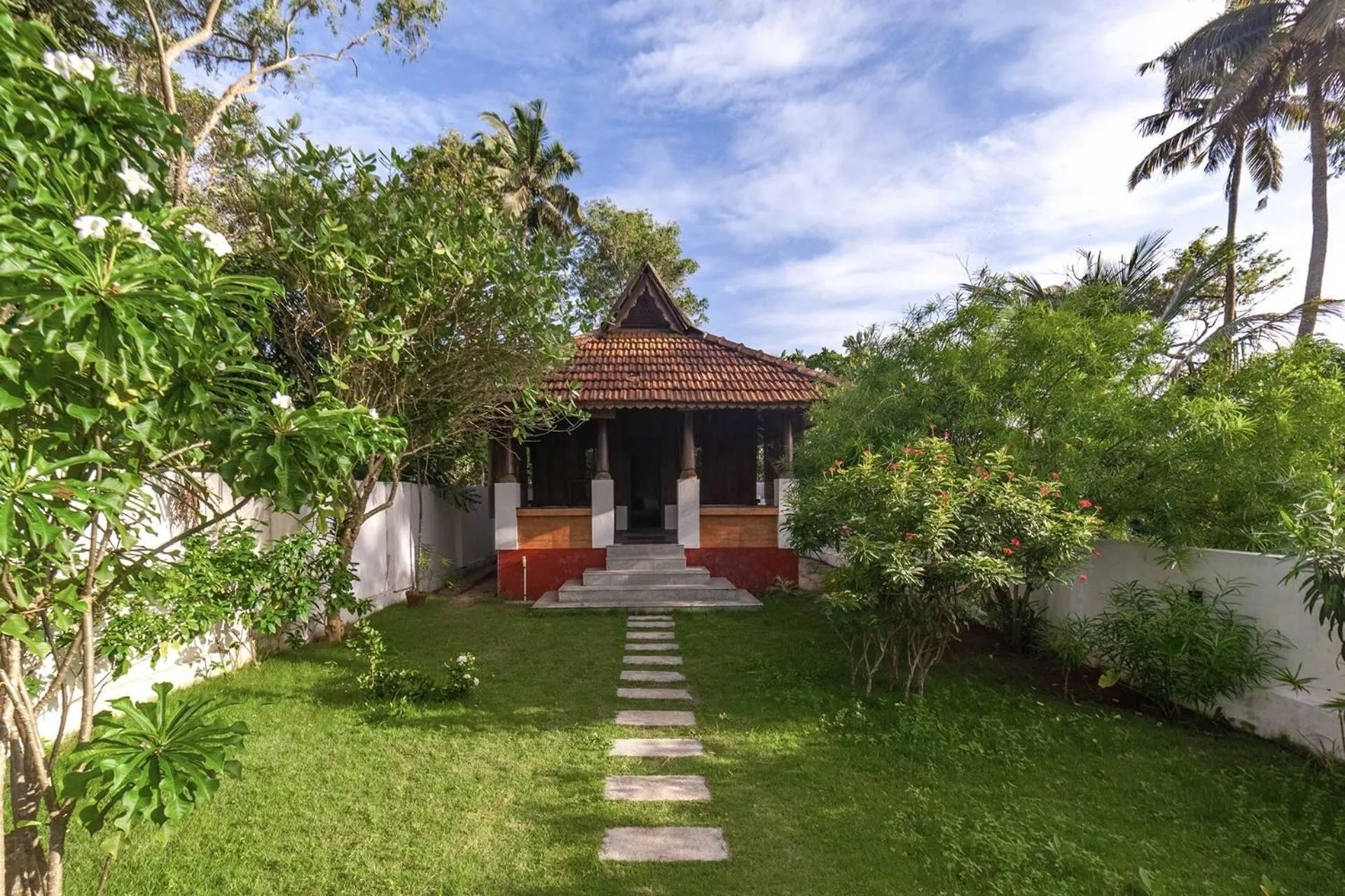 Garden view in Deshadan's Tarangi Beach Villas,Marari
