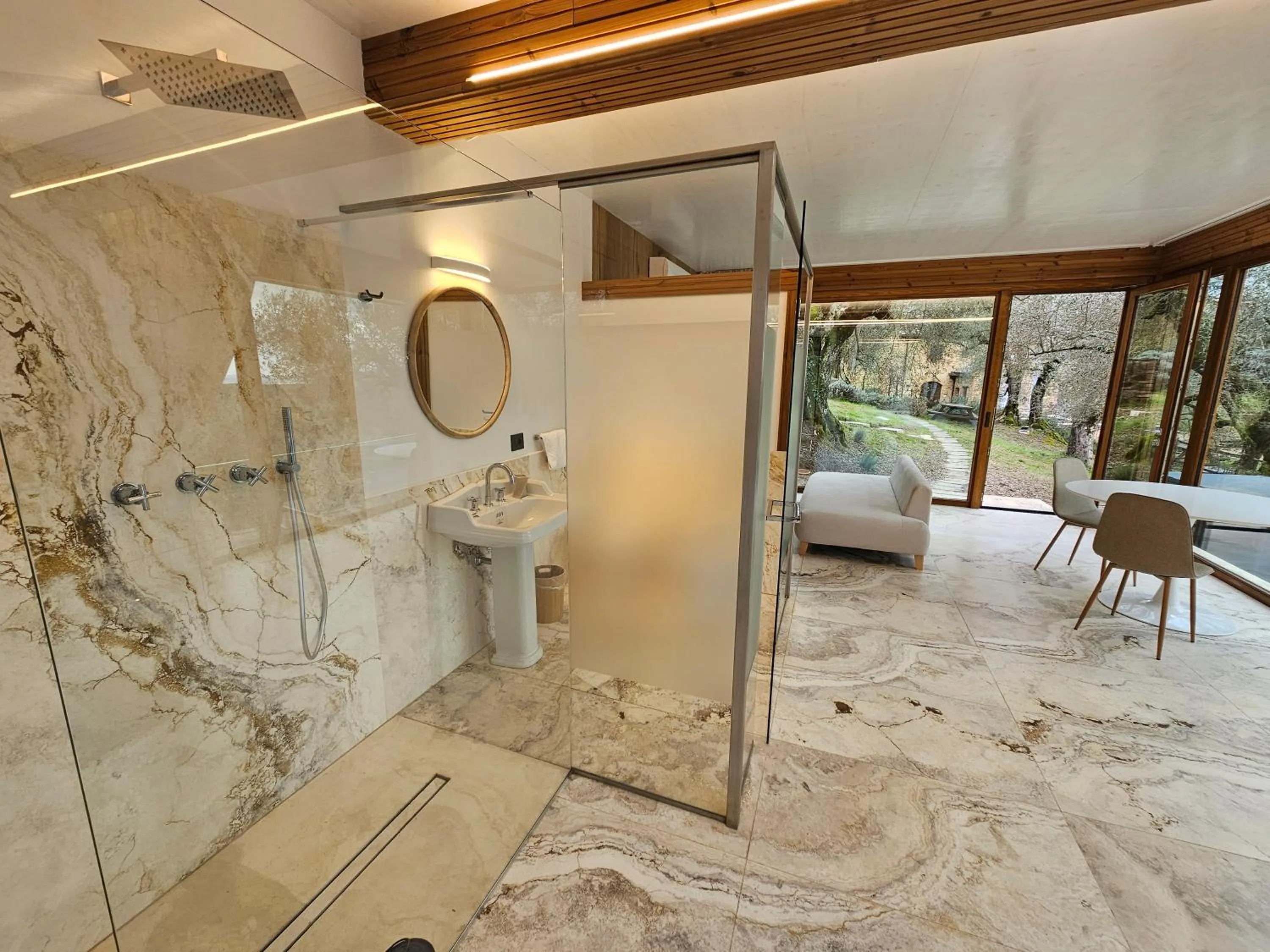 Shower in EcoResort Il Cantico della Natura