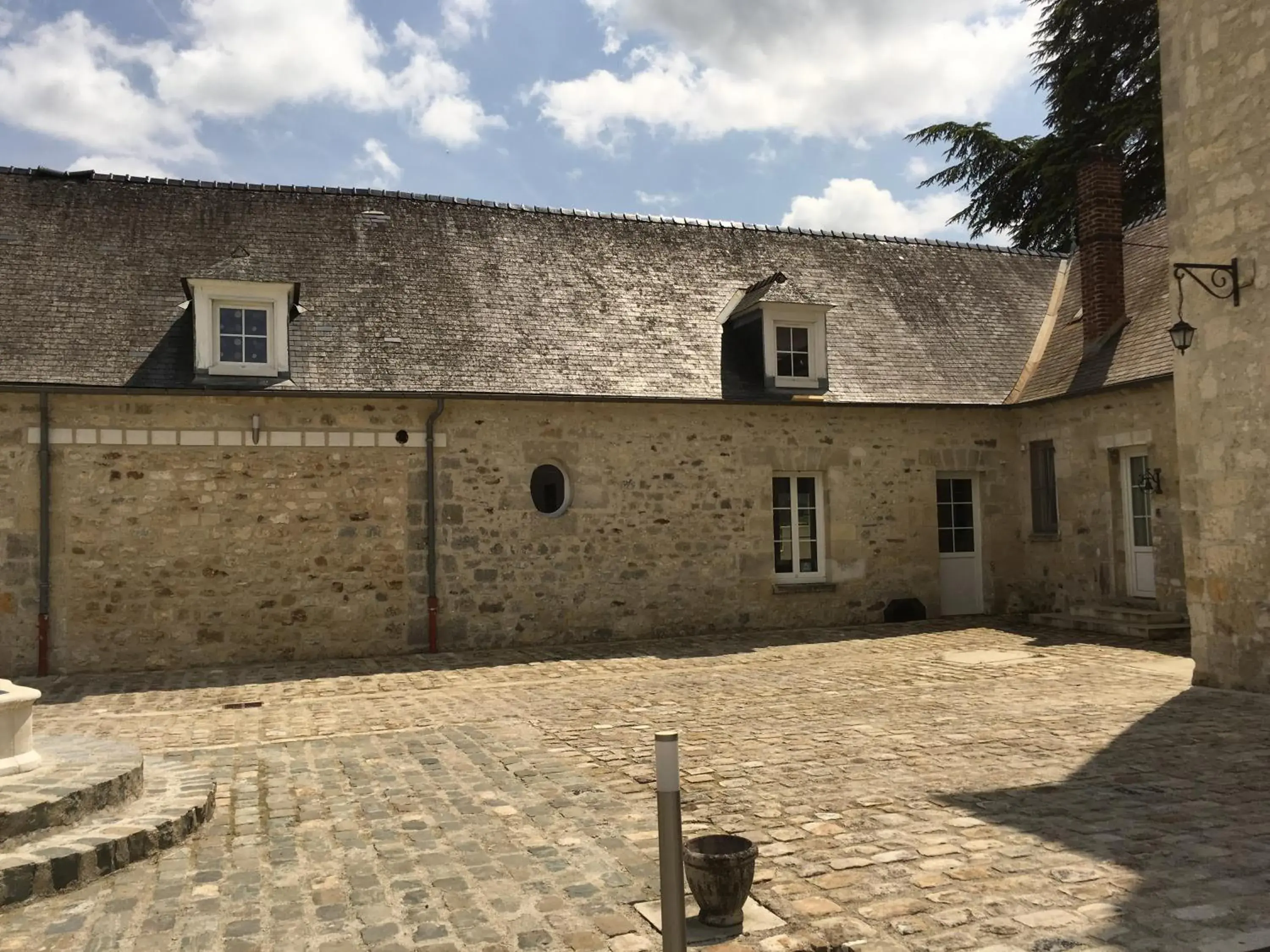 Three-Bedroom House in Gîtes De Saint Rémy Three-Bedroom House in Gîtes De Saint Rémy