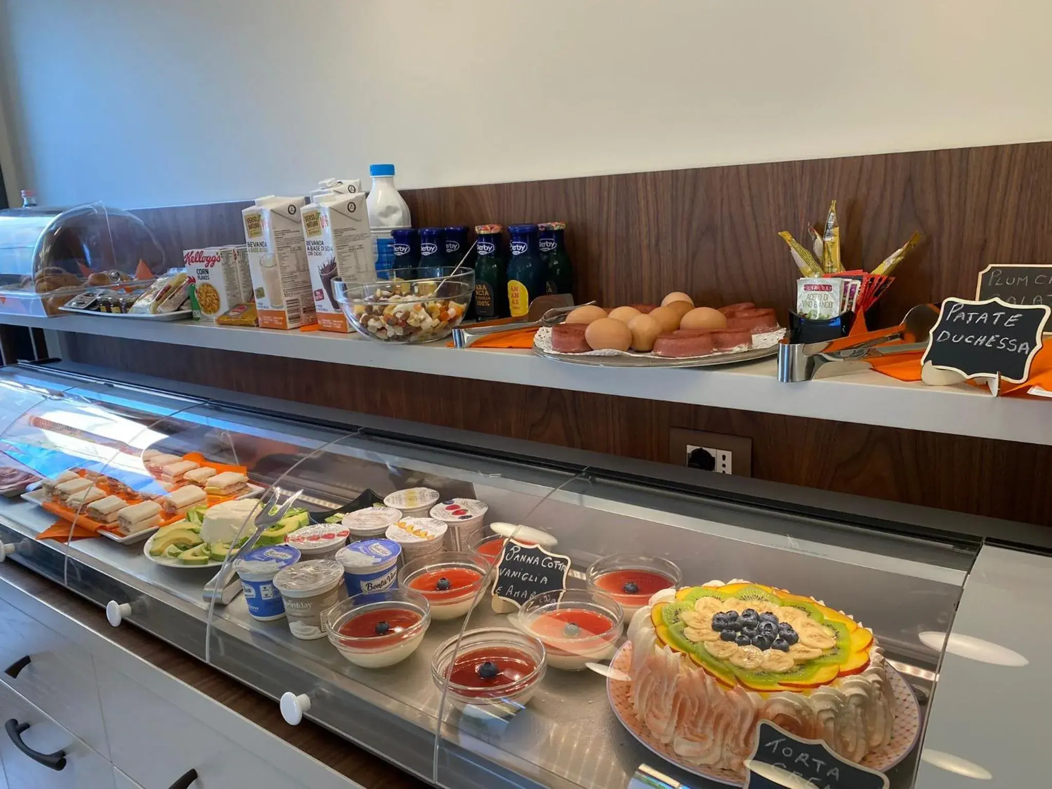 Food and drinks in Solmaris Tropea Rooms & Suites Food and drinks in Solmaris Tropea Rooms & Suites