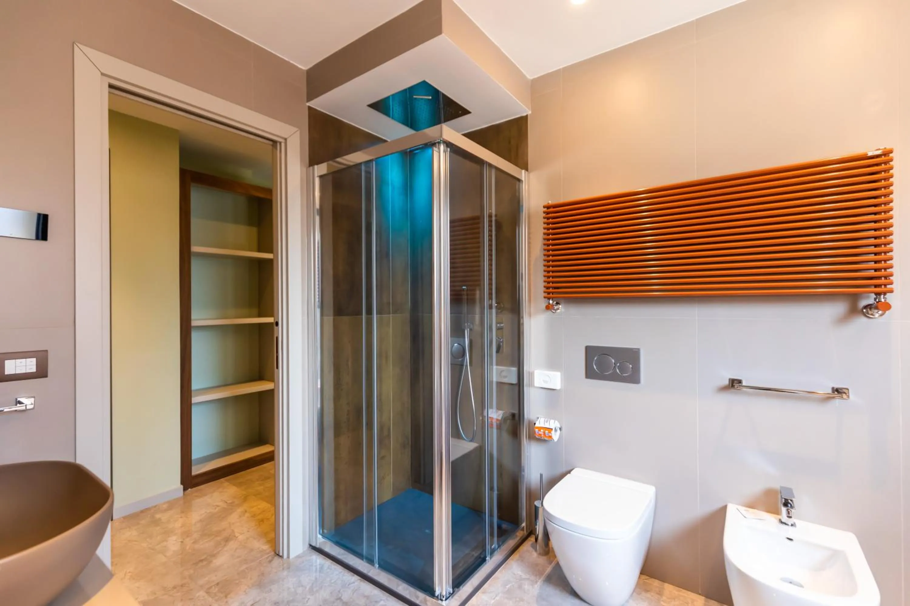 Shower in SOLMARIS TROPEA City Center - Rooms & Suites - Private Parking