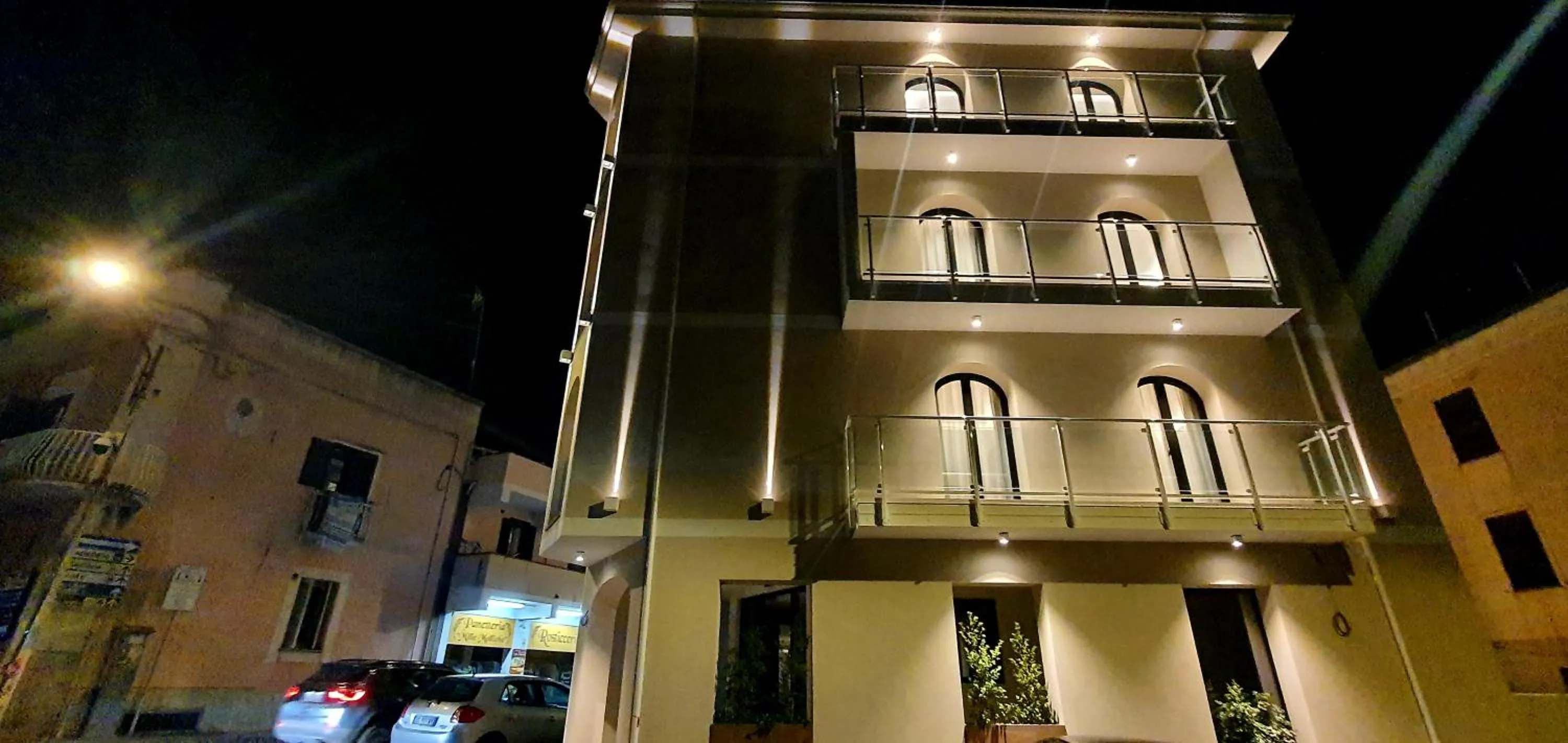Property building in SOLMARIS TROPEA City Center - Rooms & Suites - Private Parking