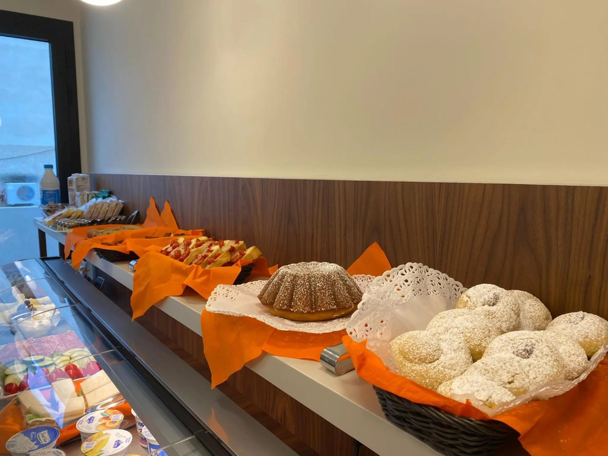 Food and drinks in SOLMARIS TROPEA City Center - Rooms & Suites - Private Parking