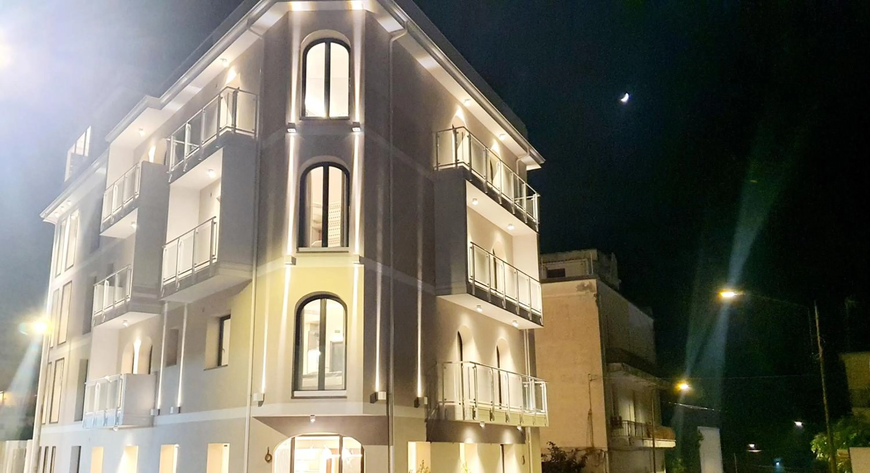 Property building in SOLMARIS TROPEA City Center - Rooms & Suites - Private Parking