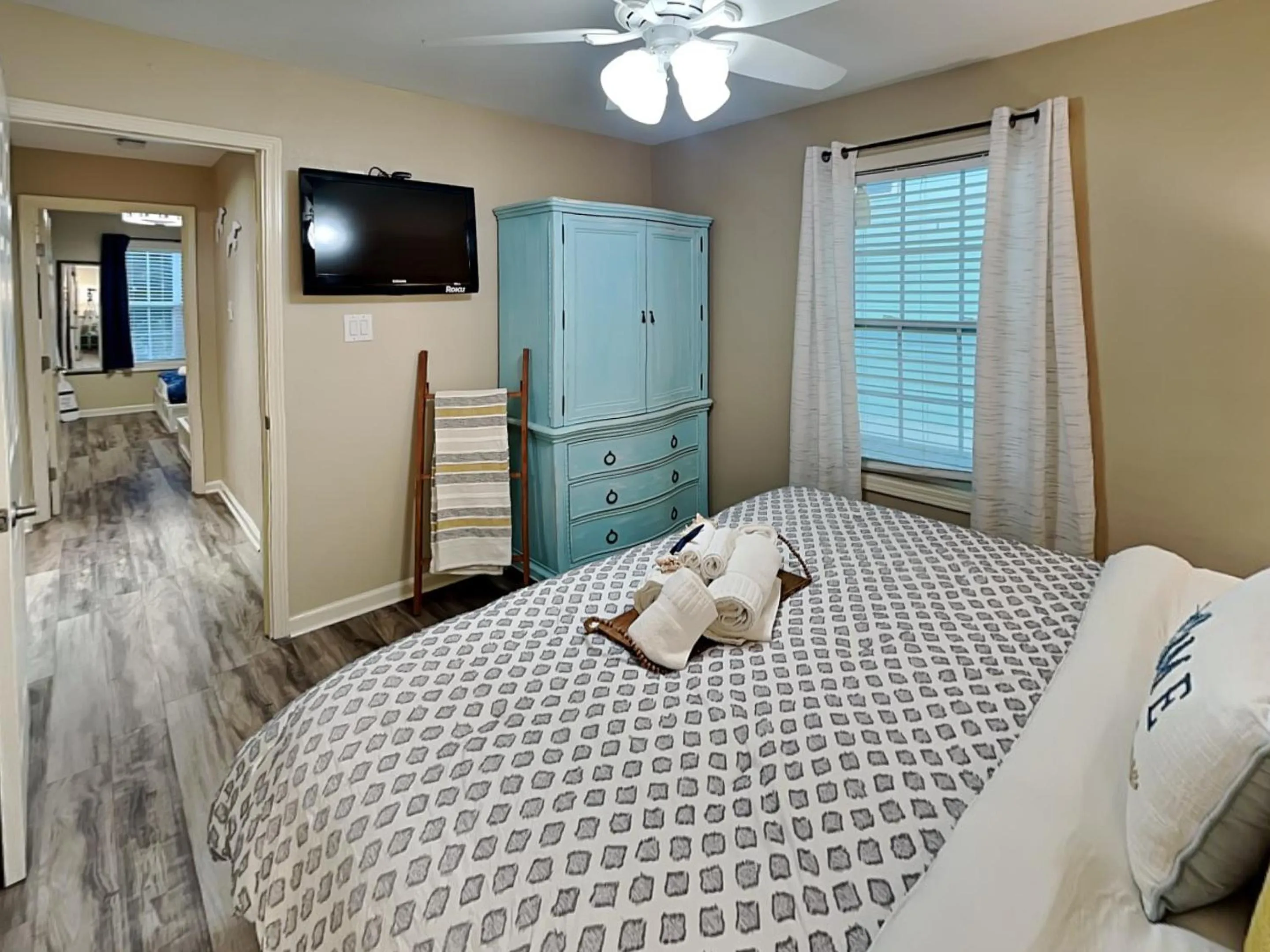 Property building, Bed in Always 5 Oclock