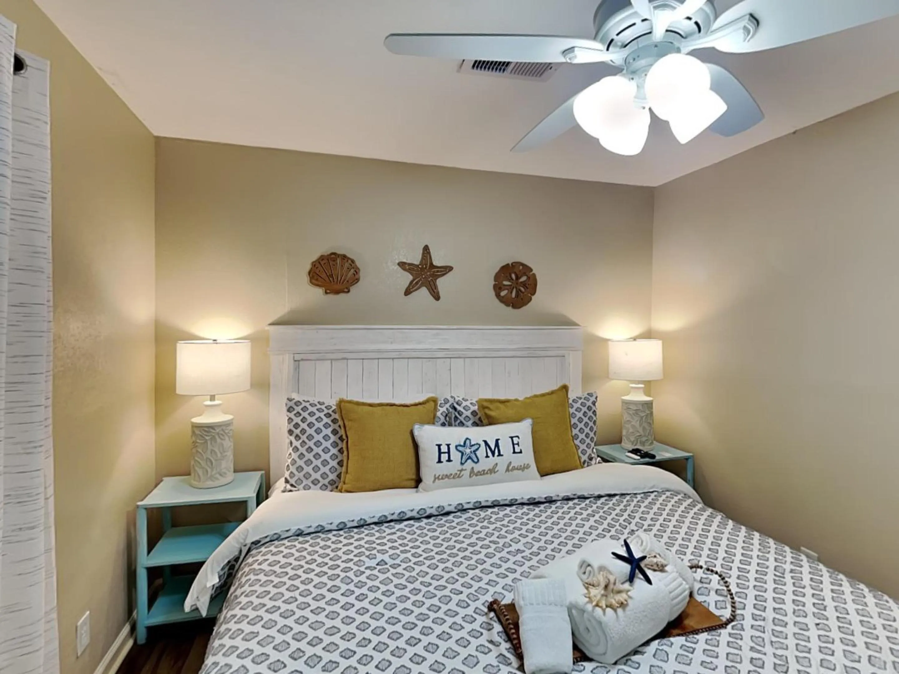 Property building, Bed in Always 5 Oclock