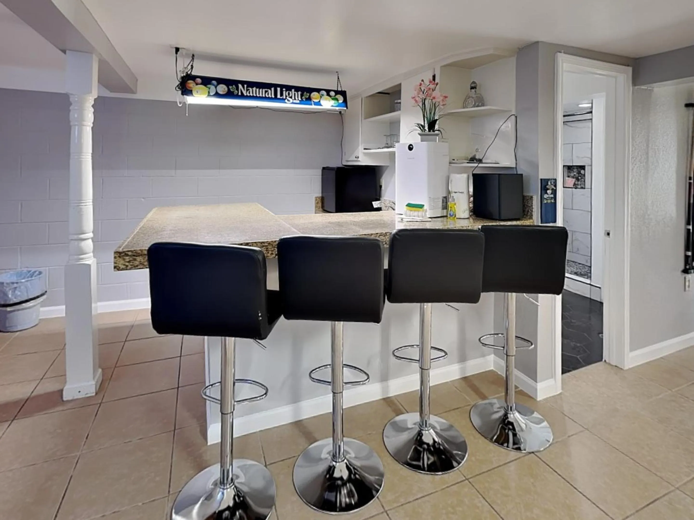 Kitchen or kitchenette in Always 5 Oclock