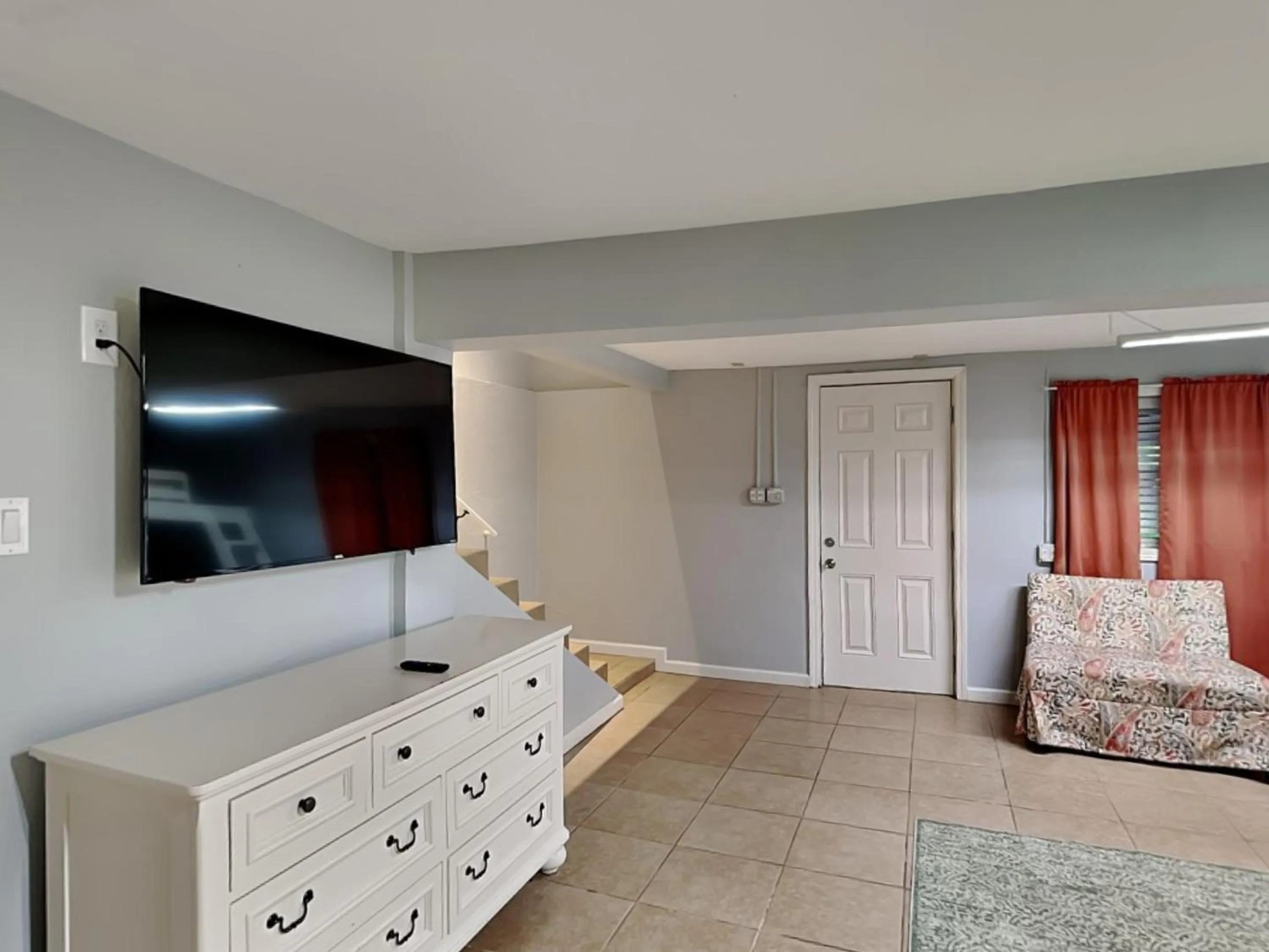 Property building, Bed in Always 5 Oclock