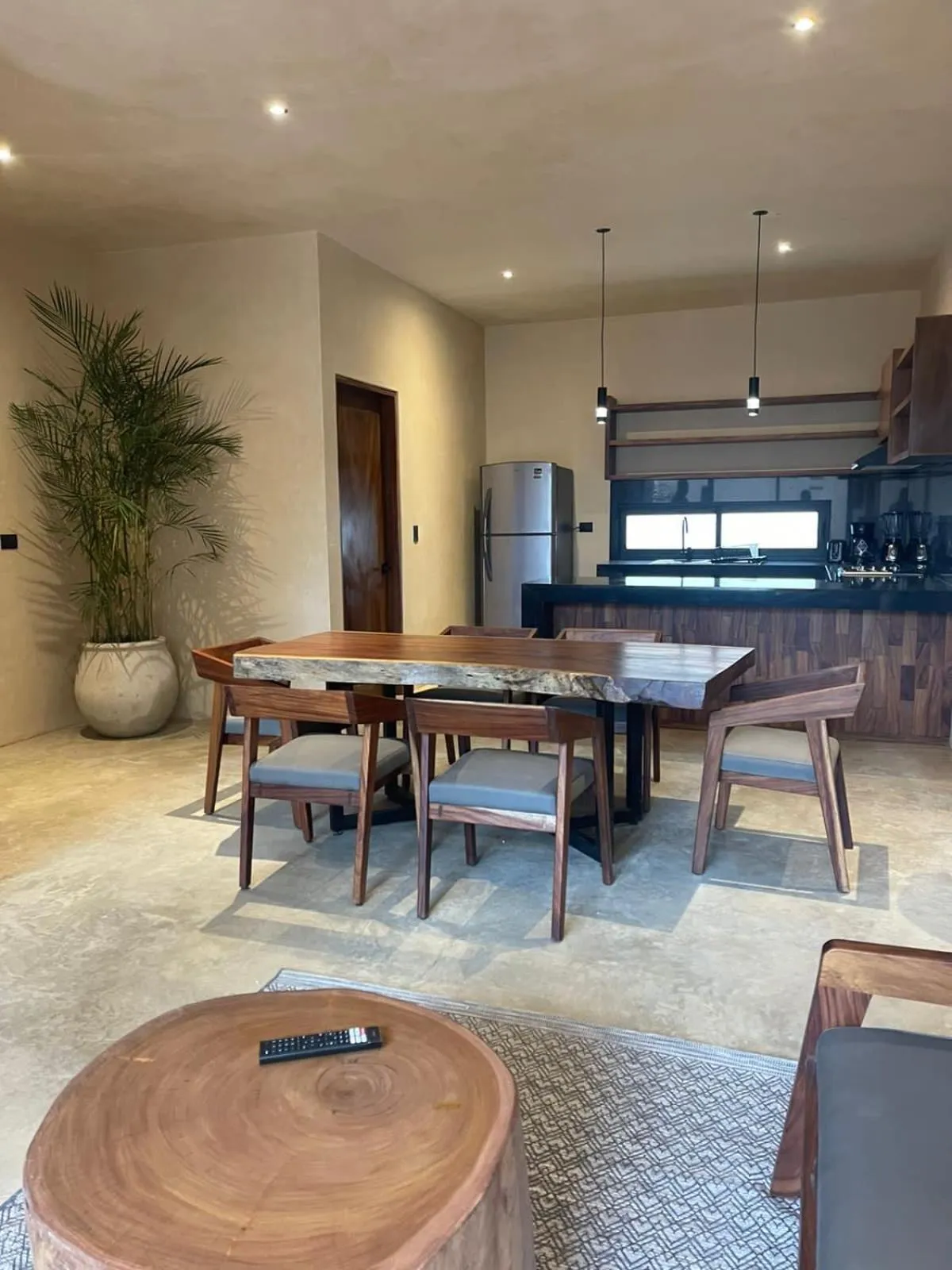 Dining area in La Veleta luxury condos