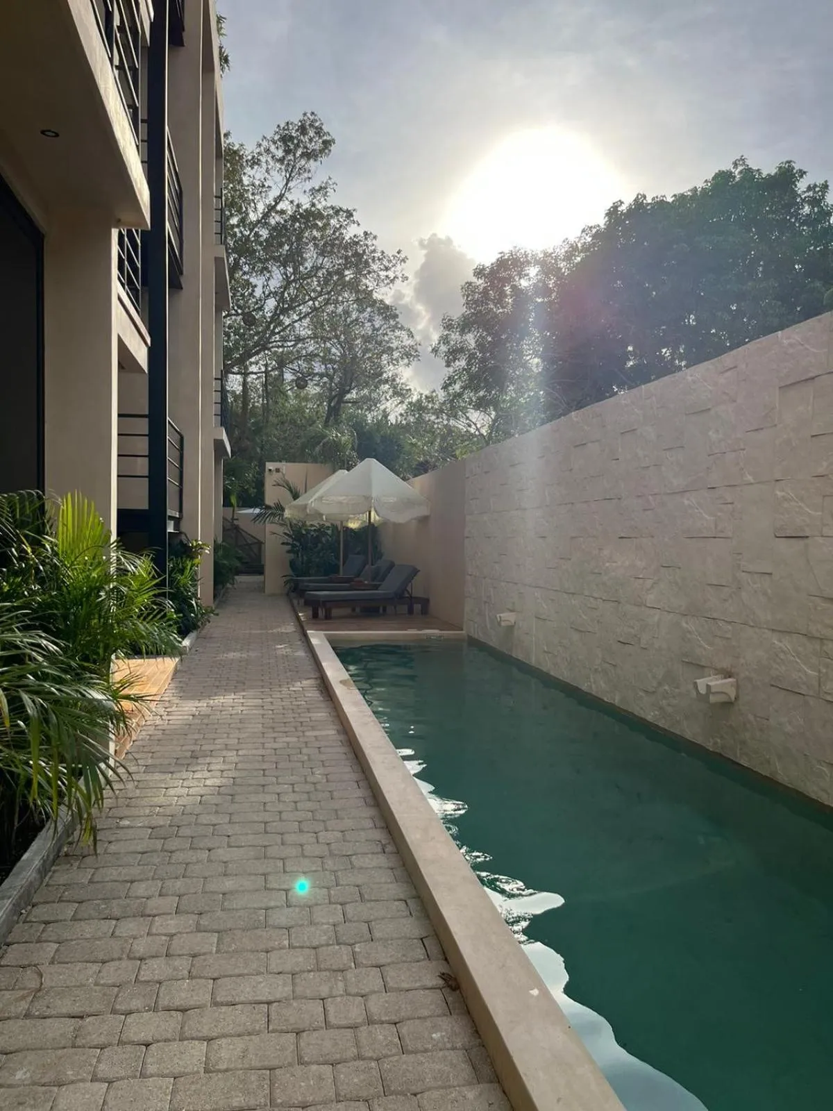 Swimming pool in La Veleta luxury condos