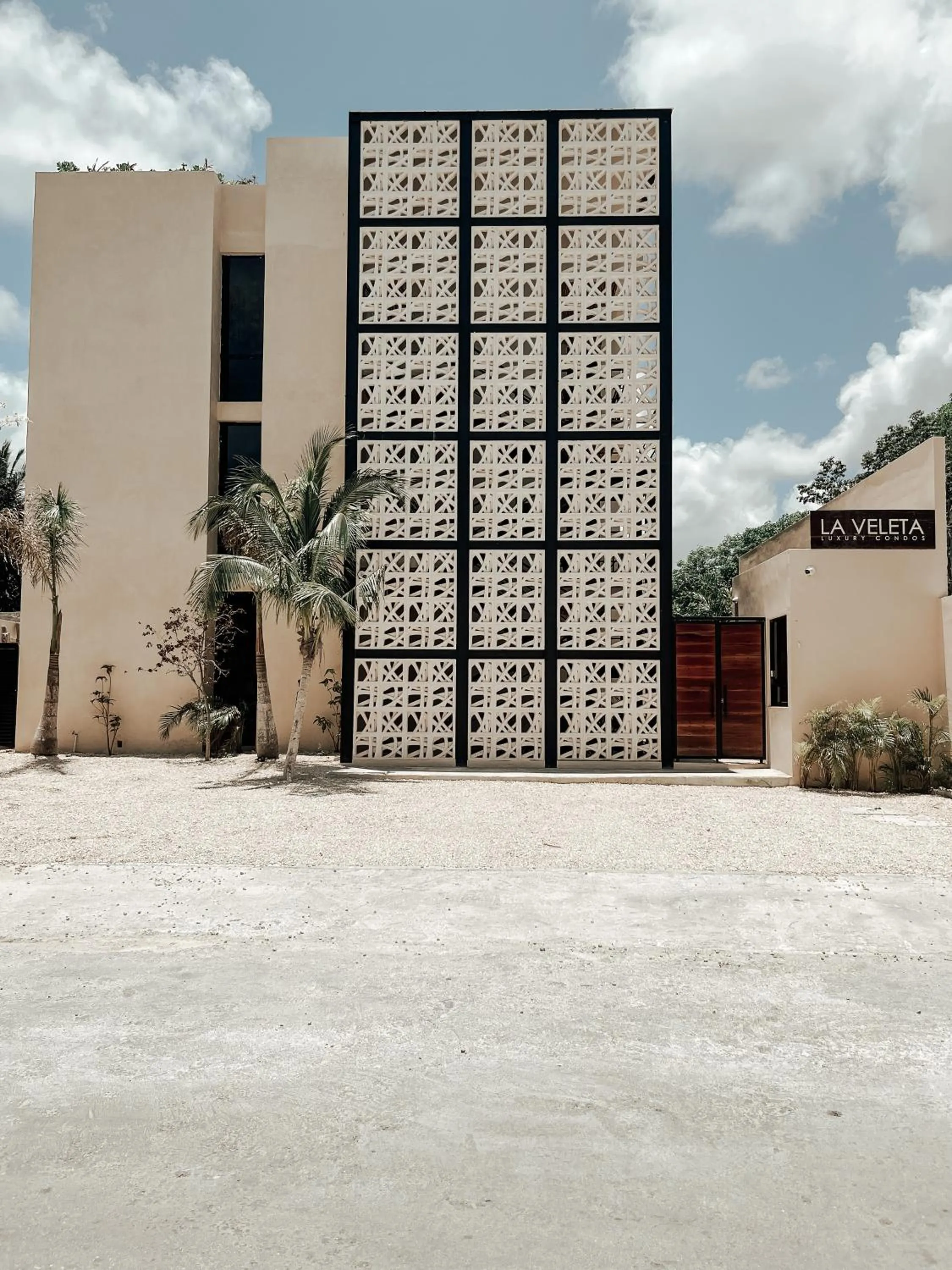 Property building in La Veleta luxury condos