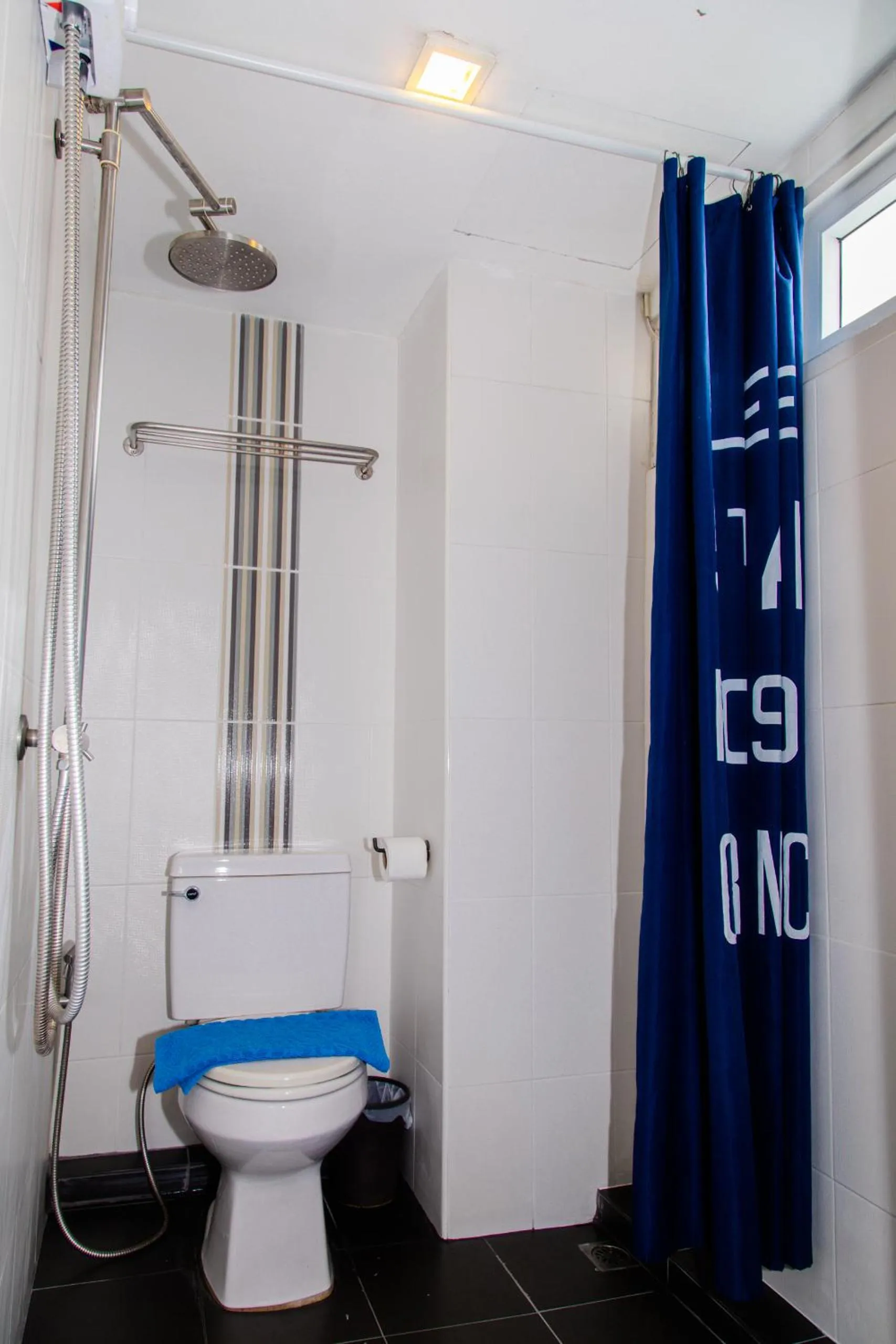 Shower in Sleep Guesthouse