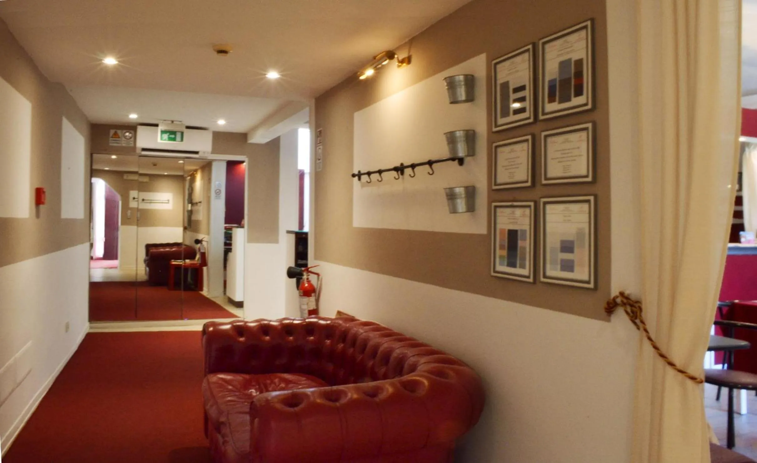 Lobby or reception in Hotel Cardinal of Florence - recommended for ages 25 to 55