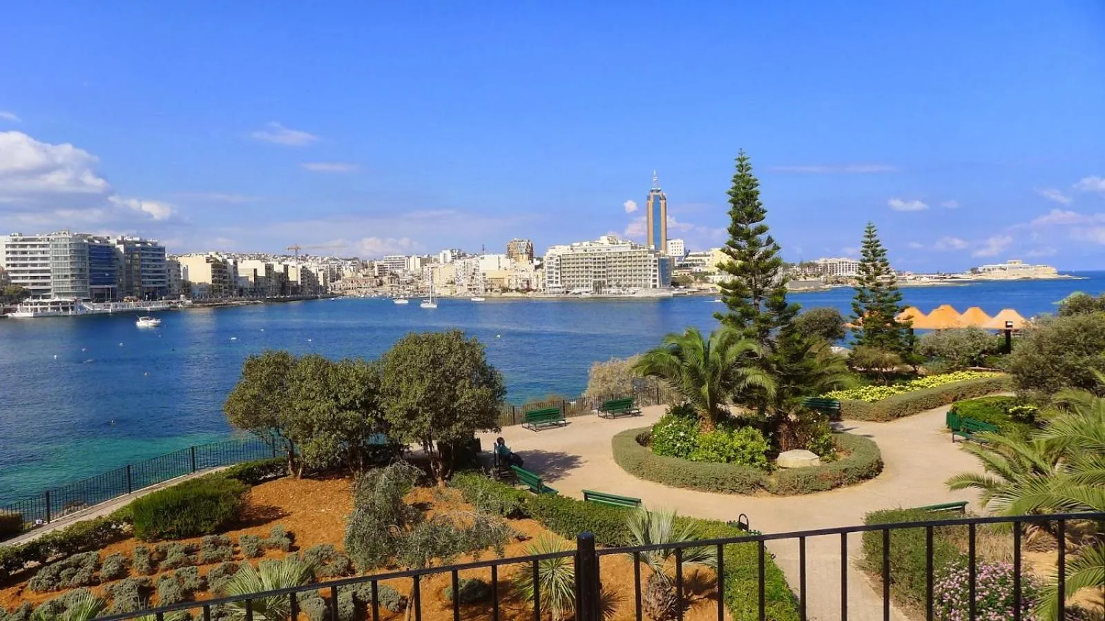 Other in Perfect Location, Modern 2BR Apartment