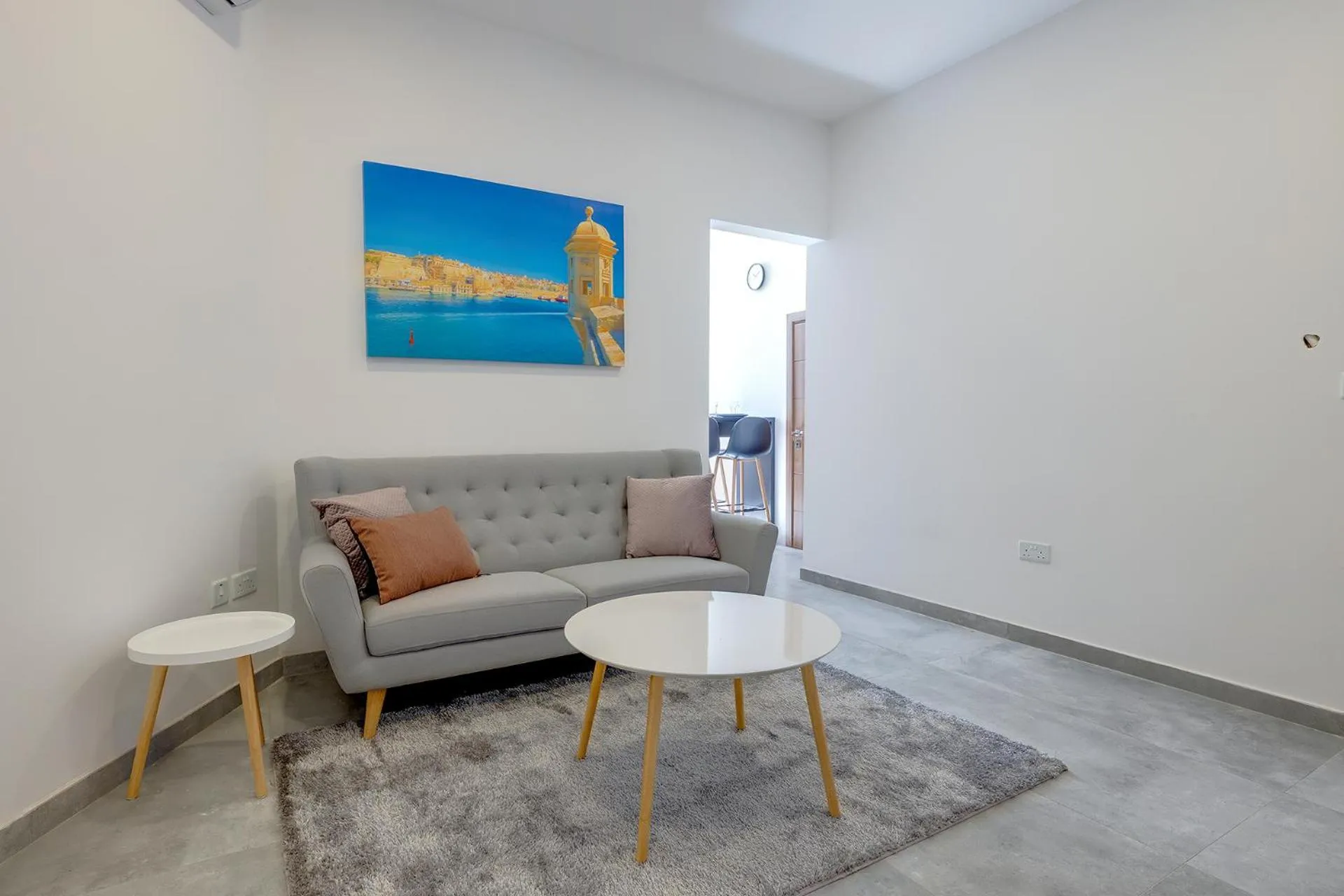 Other in Perfect Location, Modern 2BR Apartment