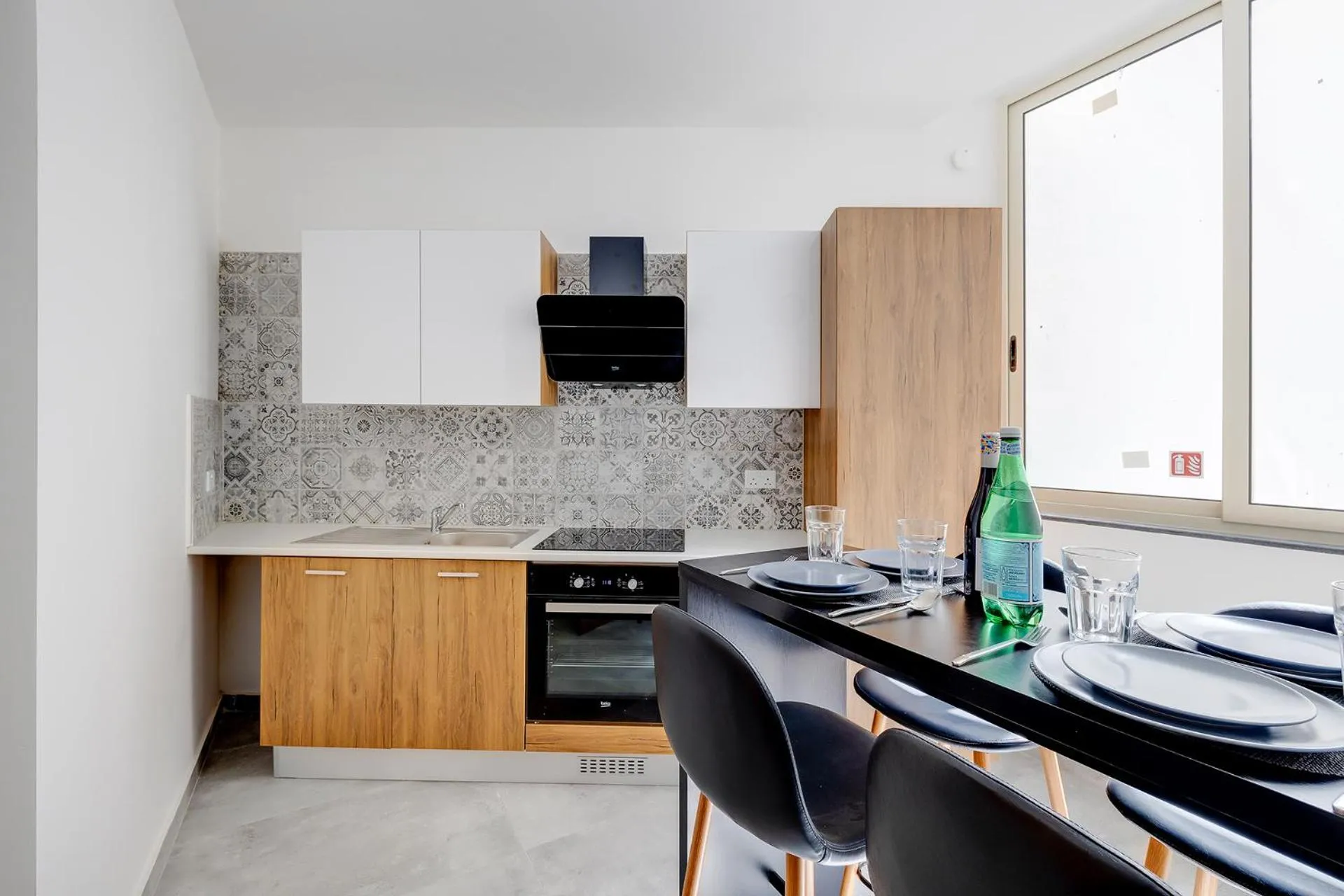 Other in Perfect Location, Modern 2BR Apartment