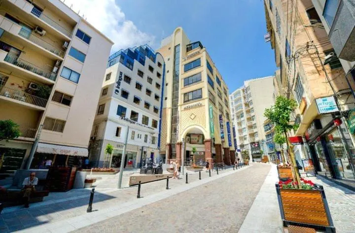 Other in Perfect Location, Modern 2BR Apartment