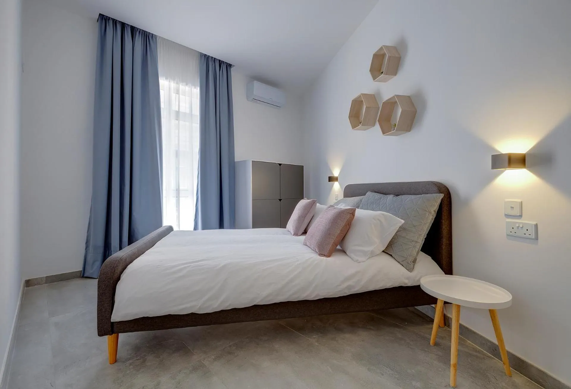 Other, Bed in Perfect Location, Modern 2BR Apartment