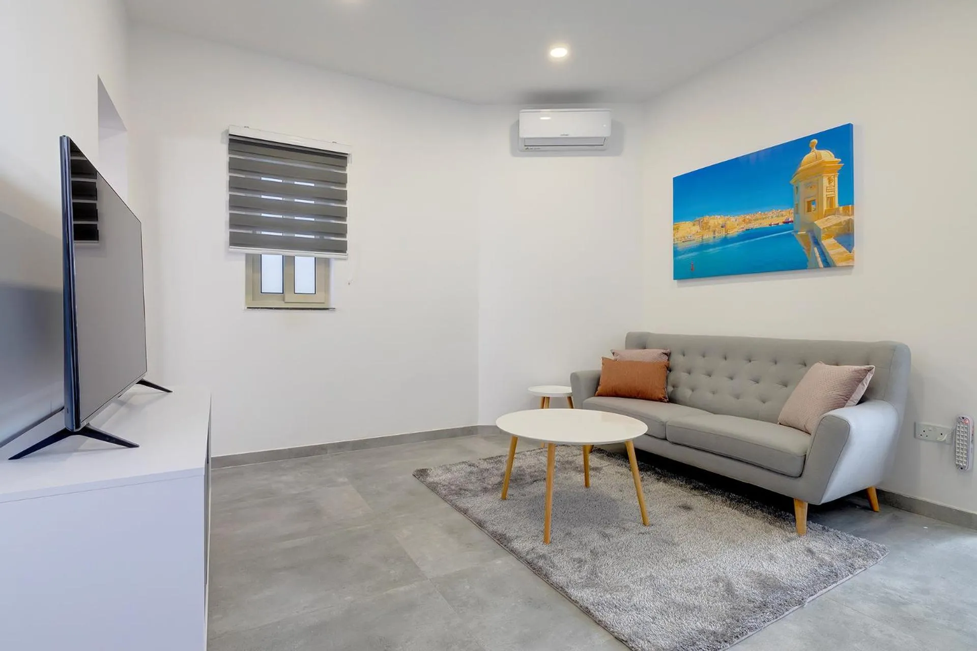 Other in Perfect Location, Modern 2BR Apartment