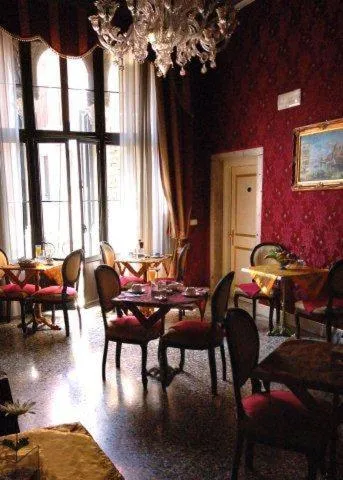 Restaurant/places to eat in Residenza Hotel San Maurizio