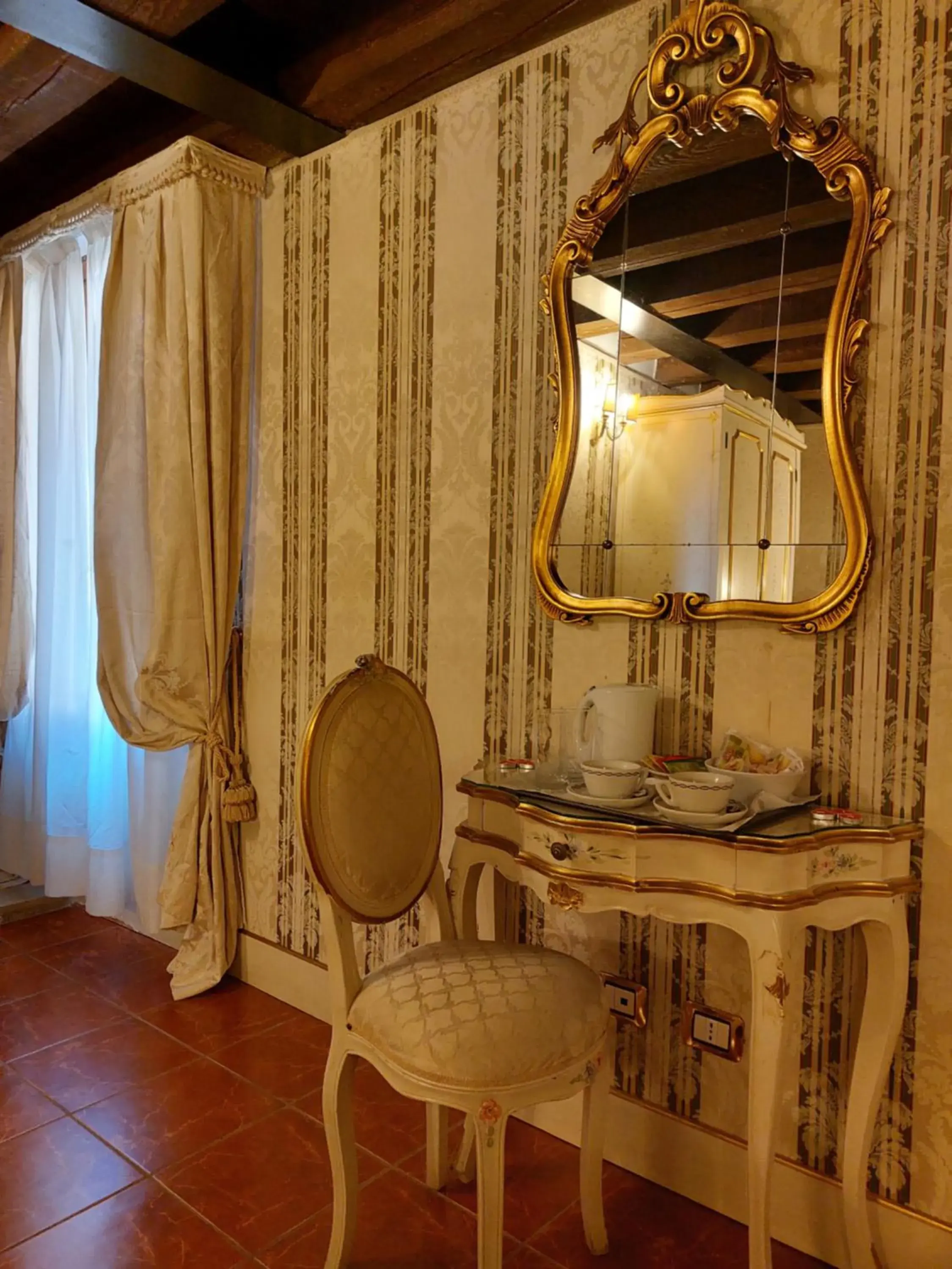 Standard Double or Twin Room in Residenza Hotel San Maurizio Standard Double or Twin Room in Residenza Hotel San Maurizio