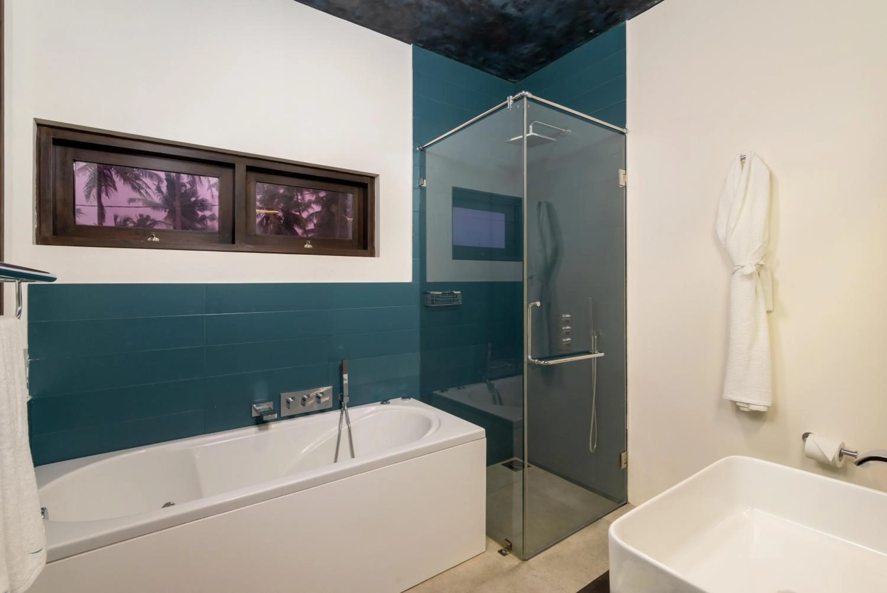 Bathroom in Inidi Leisure Luxury Villas