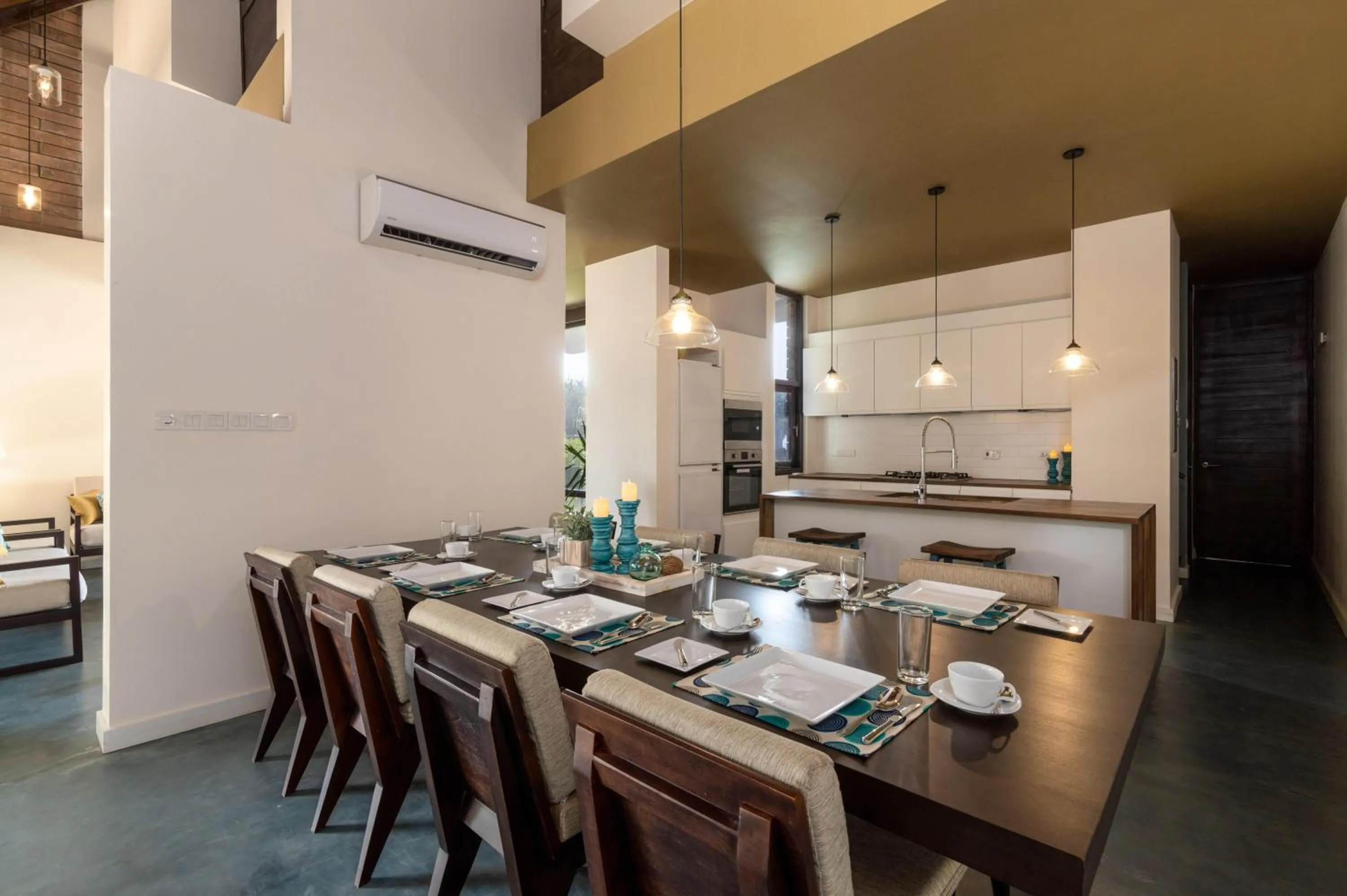 Restaurant/places to eat in Inidi Leisure Luxury Villas