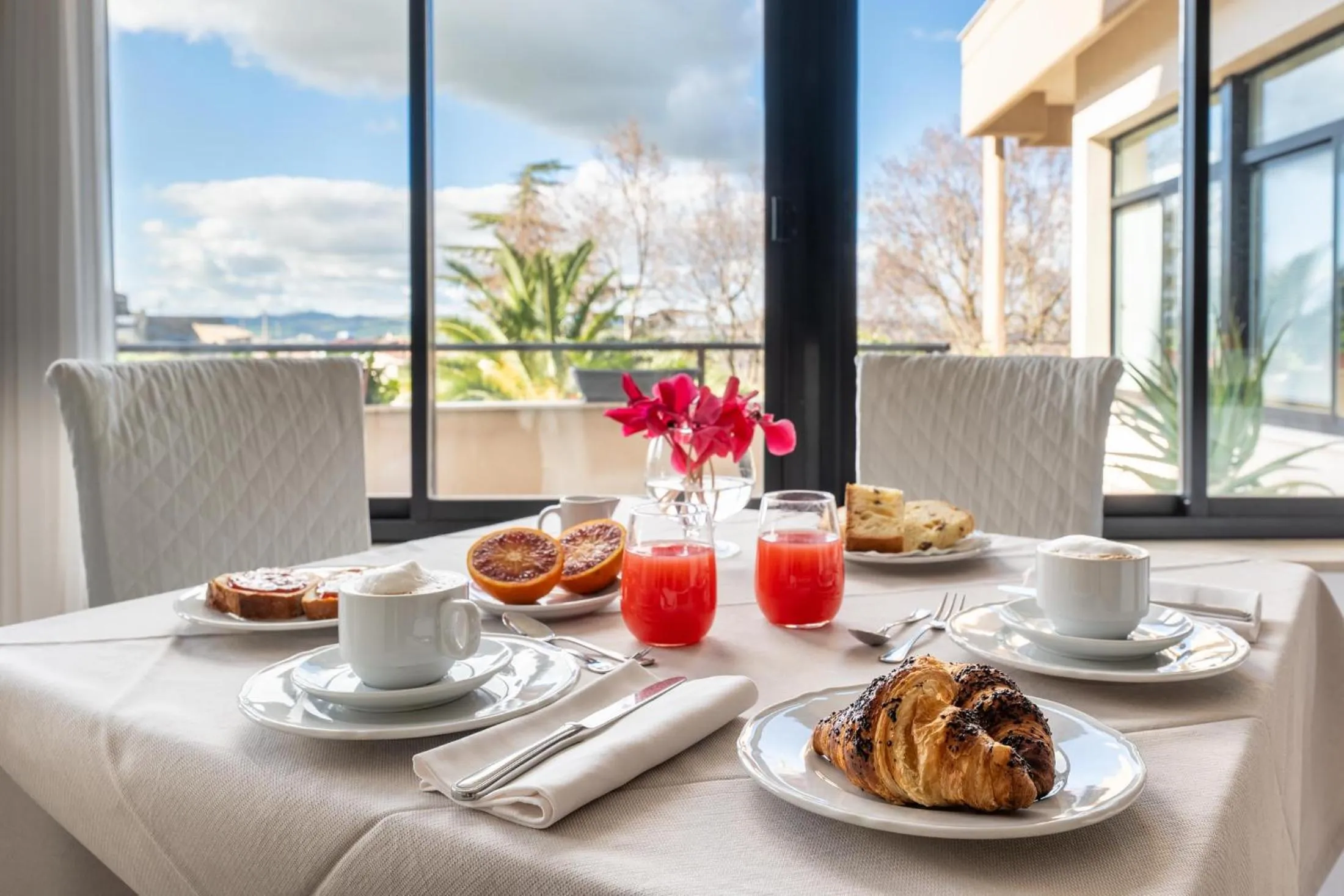 Continental breakfast in Hotel Pomara