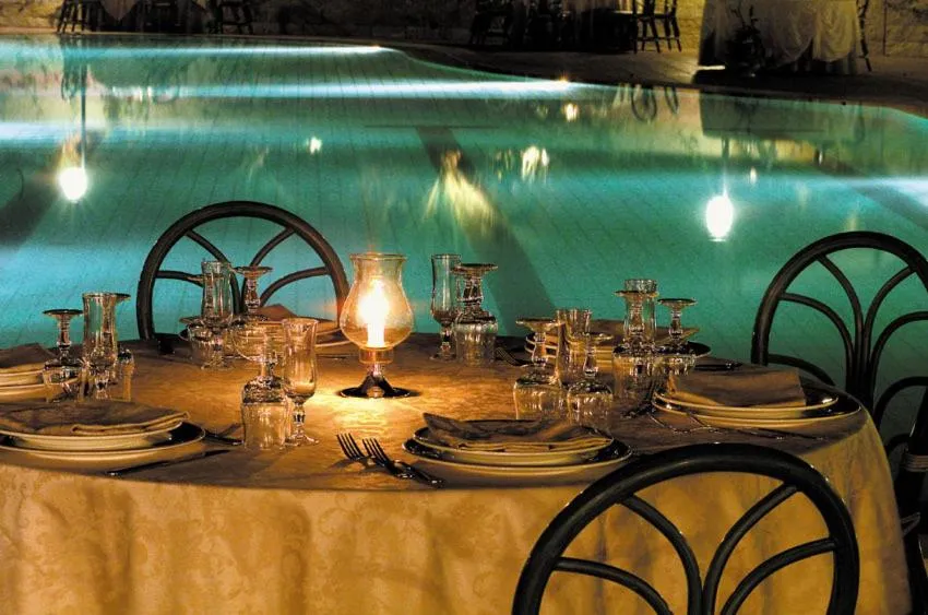 Restaurant/places to eat in Hotel Pomara