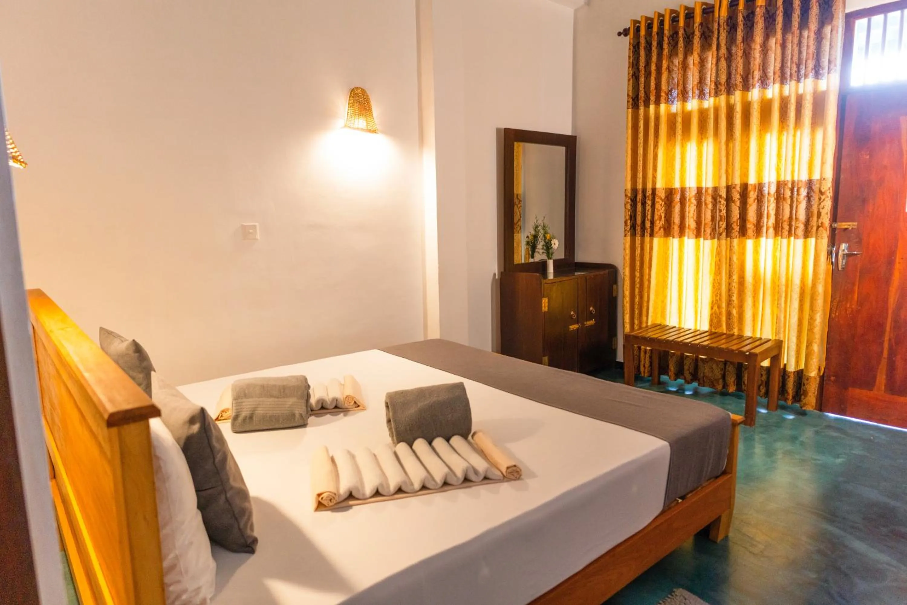 Bed in Hotel Bay Watch Unawatuna