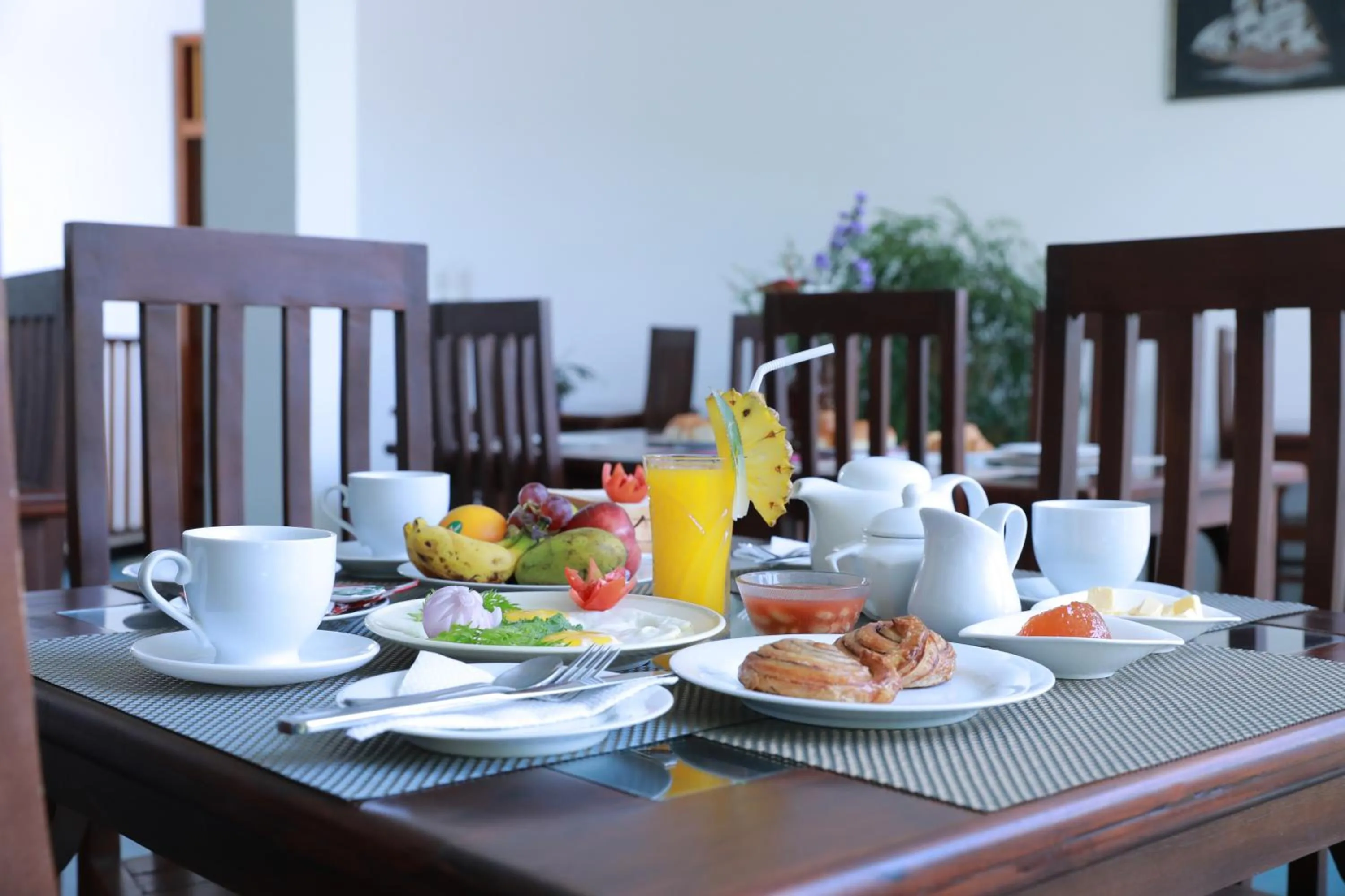 Restaurant/places to eat in Hotel Bay Watch Unawatuna