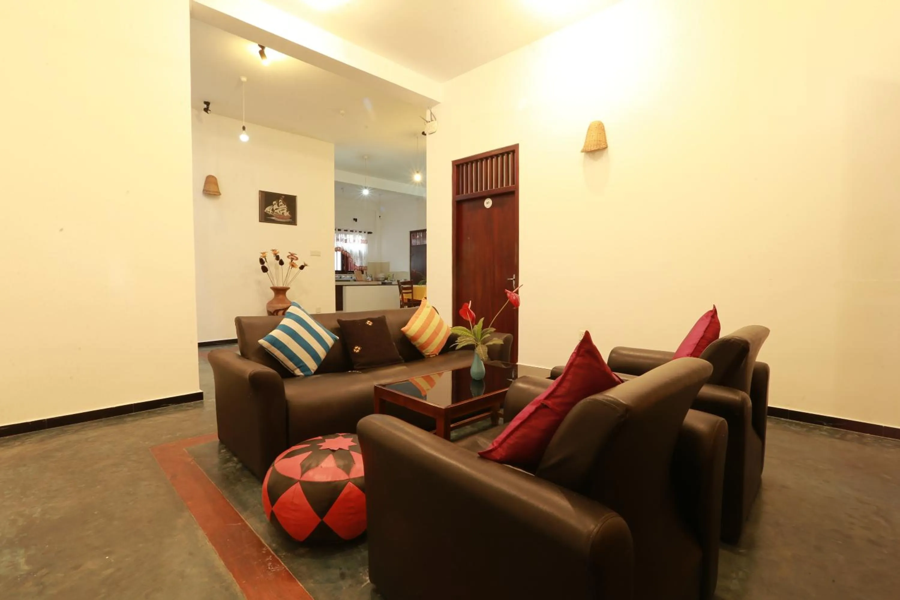 Seating area in Hotel Bay Watch Unawatuna