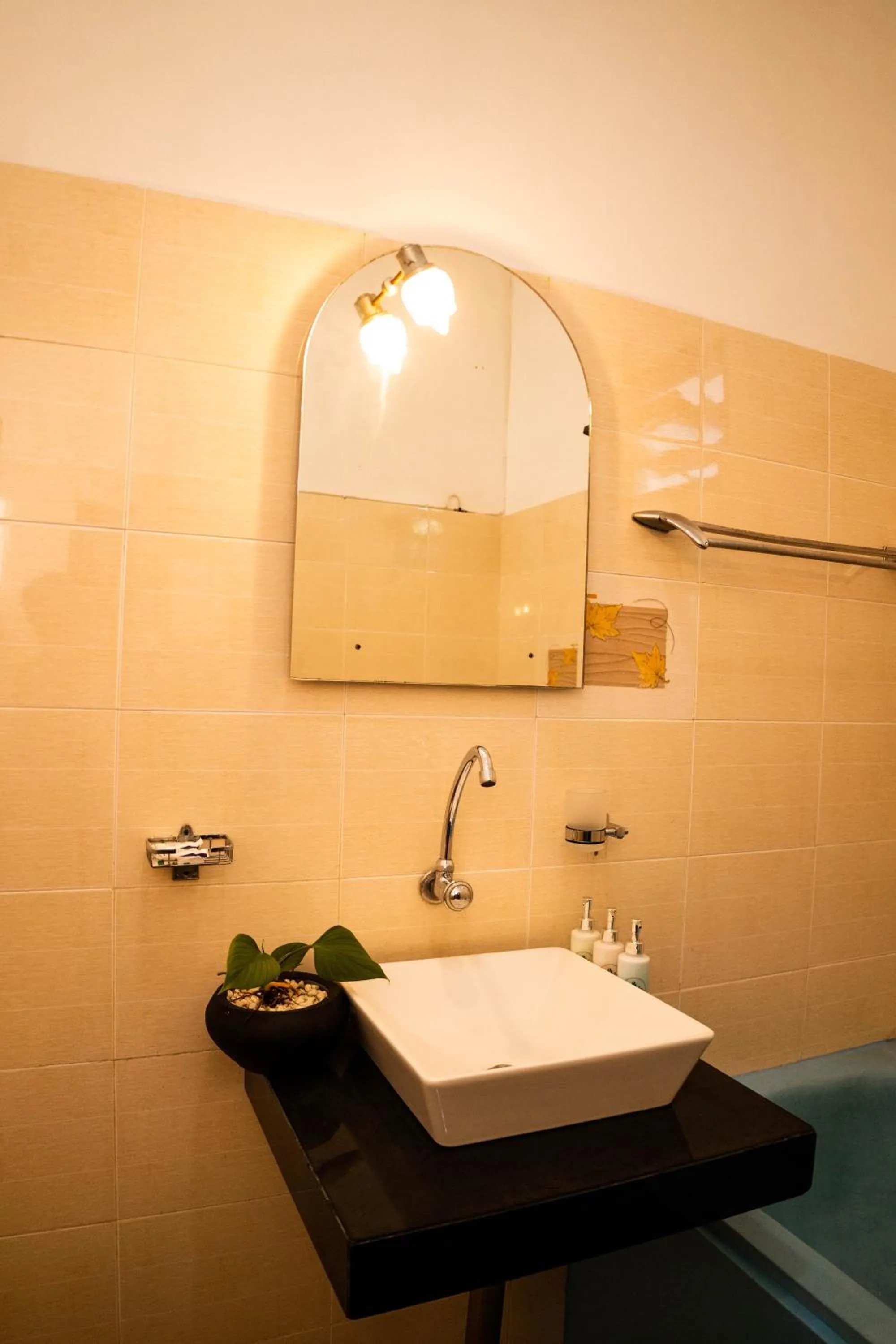 Bathroom in Hotel Bay Watch Unawatuna