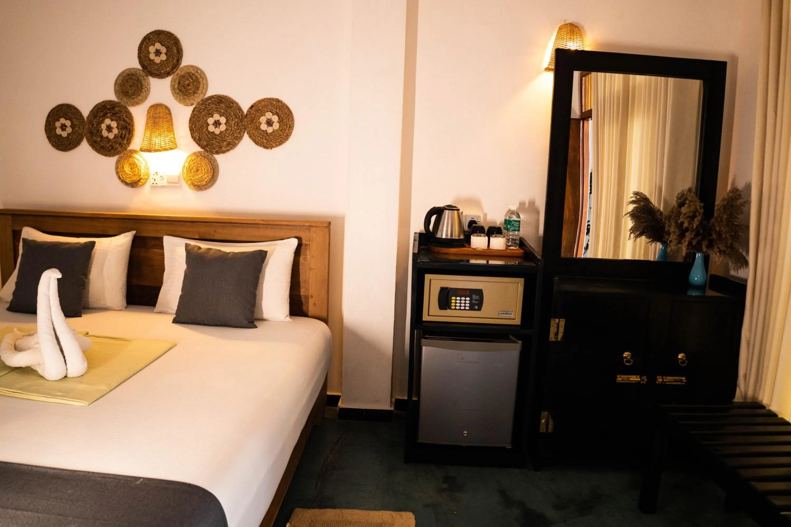 Bedroom, Bed in Hotel Bay Watch Unawatuna