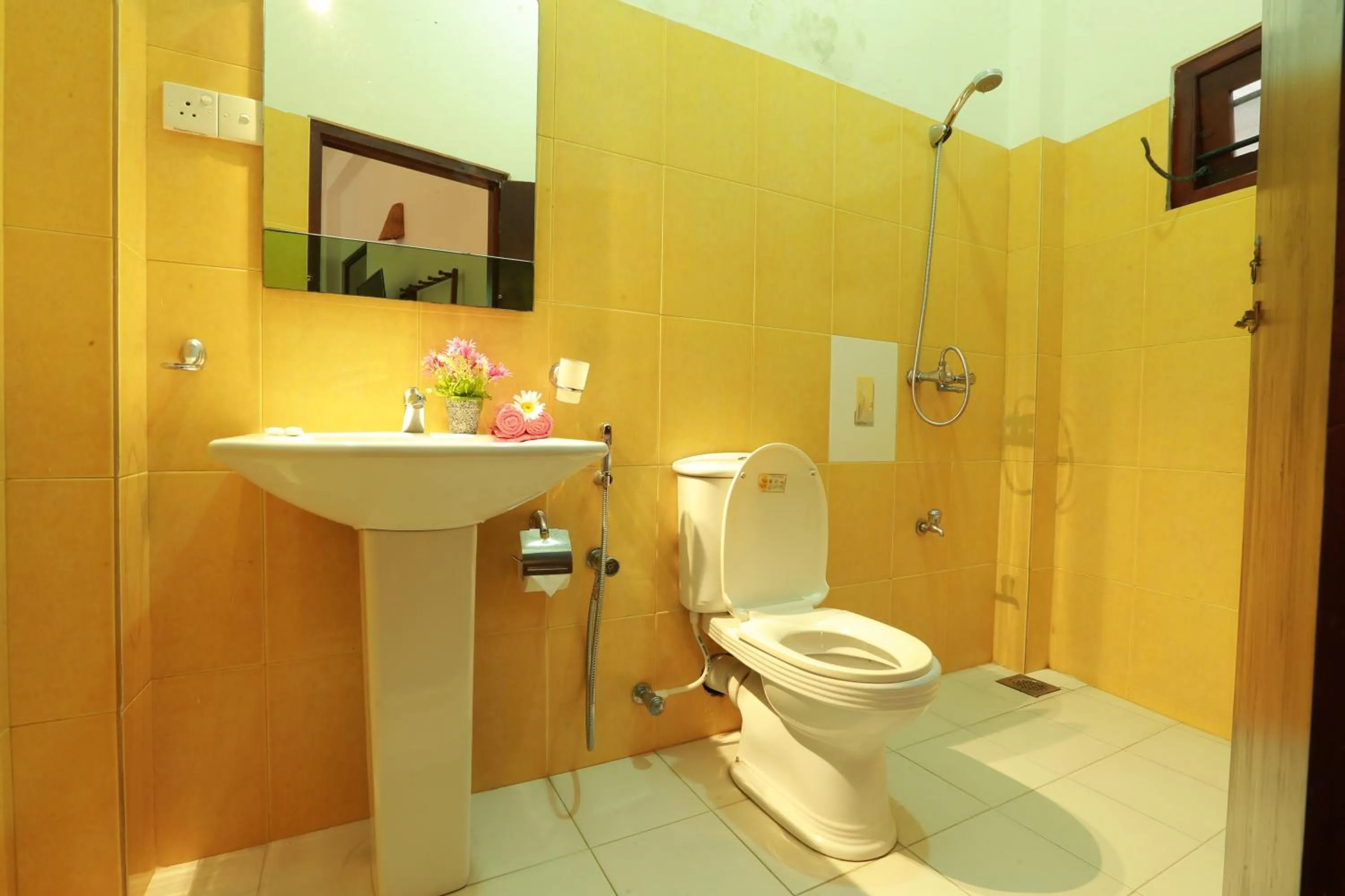 Bathroom in Hotel Bay Watch Unawatuna