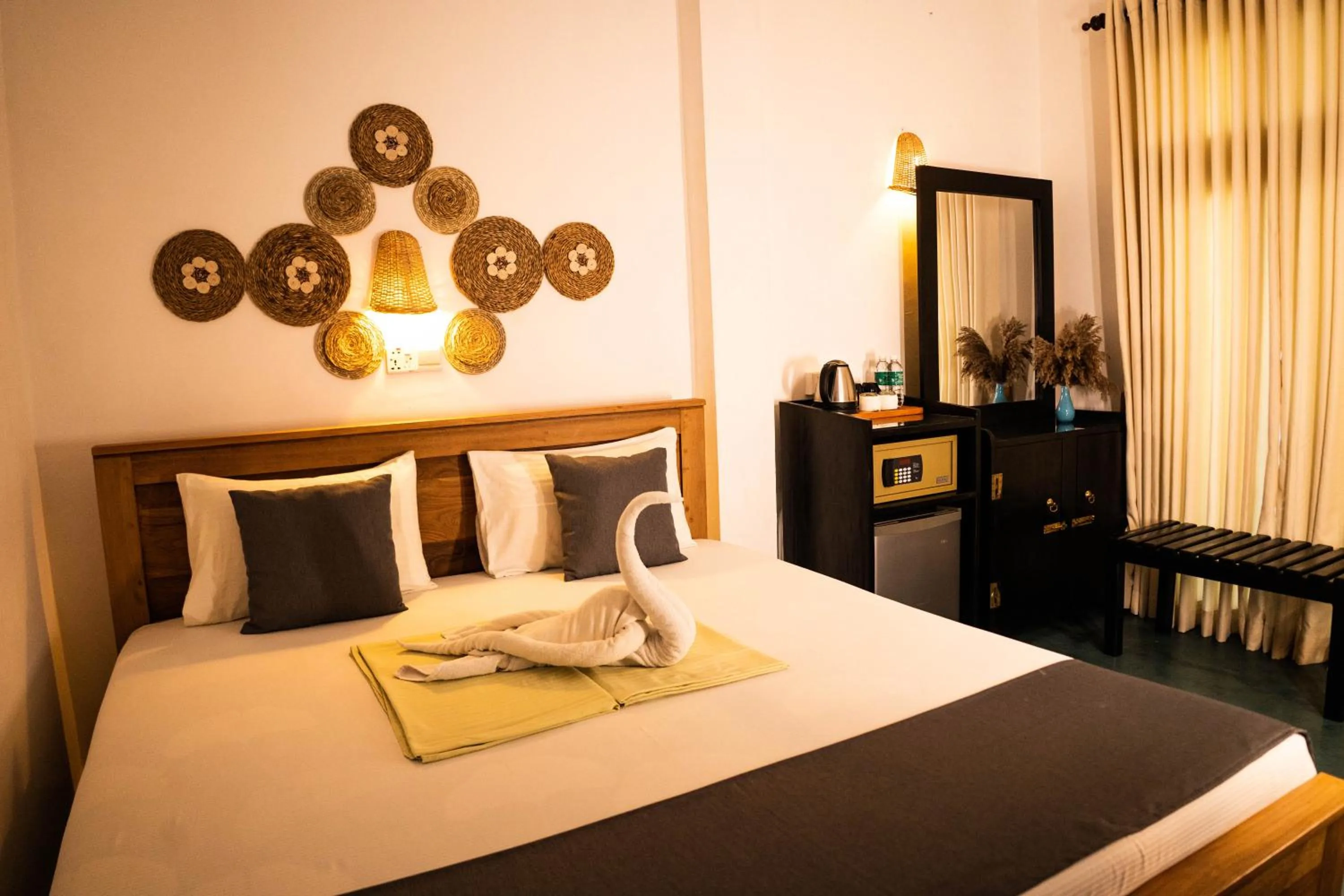 Bedroom, Bed in Hotel Bay Watch Unawatuna