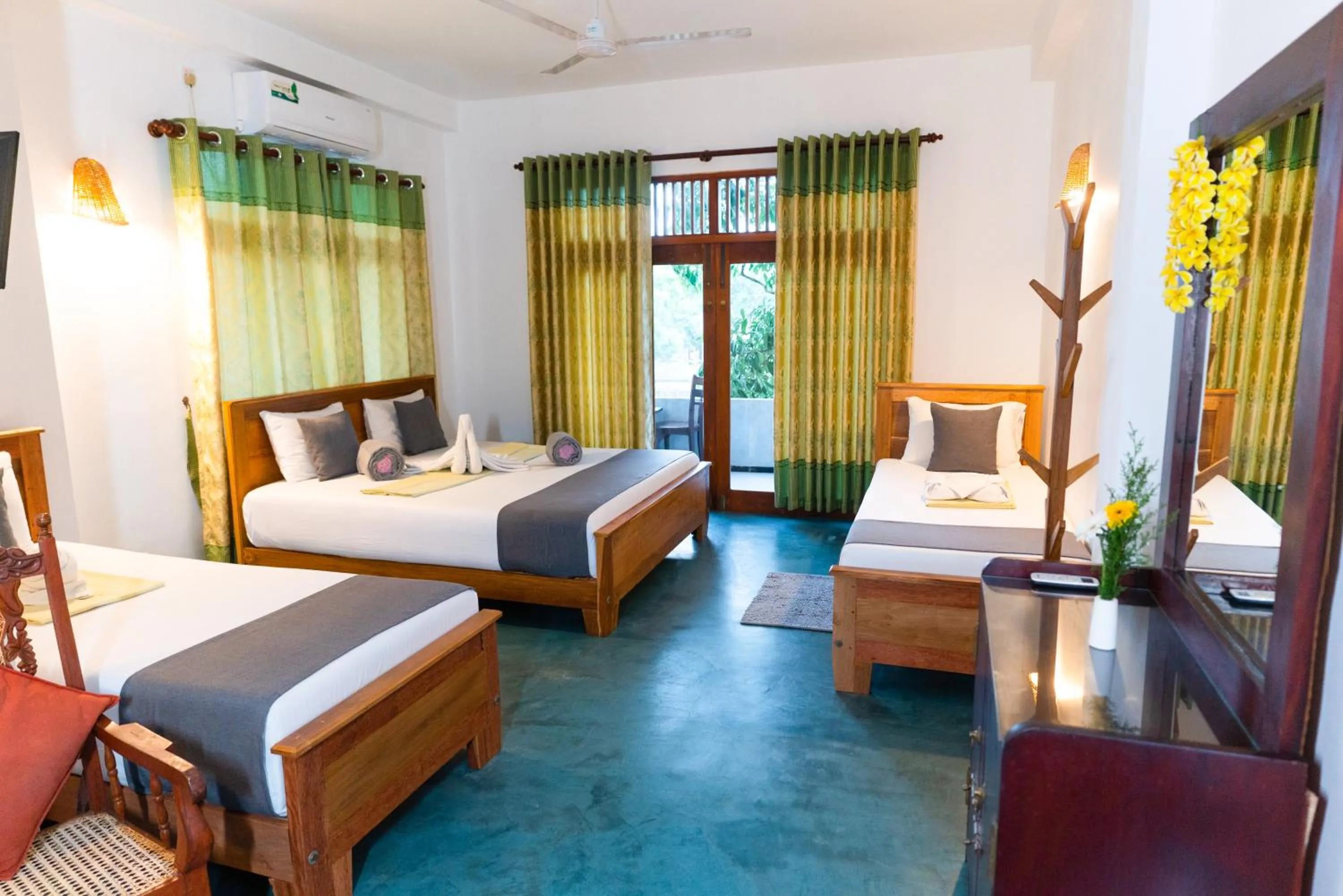 Bed in Hotel Bay Watch Unawatuna