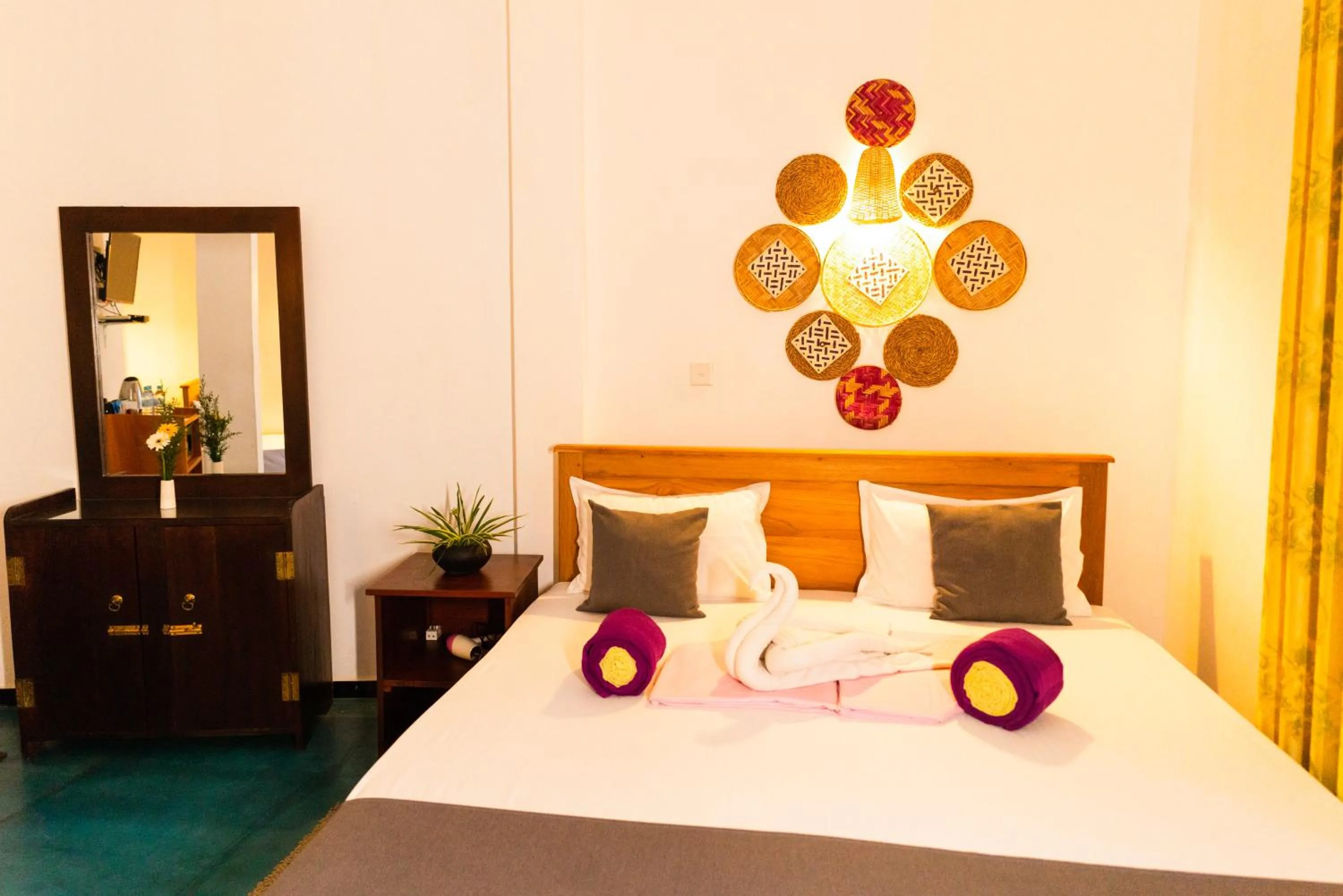 Bedroom, Bed in Hotel Bay Watch Unawatuna