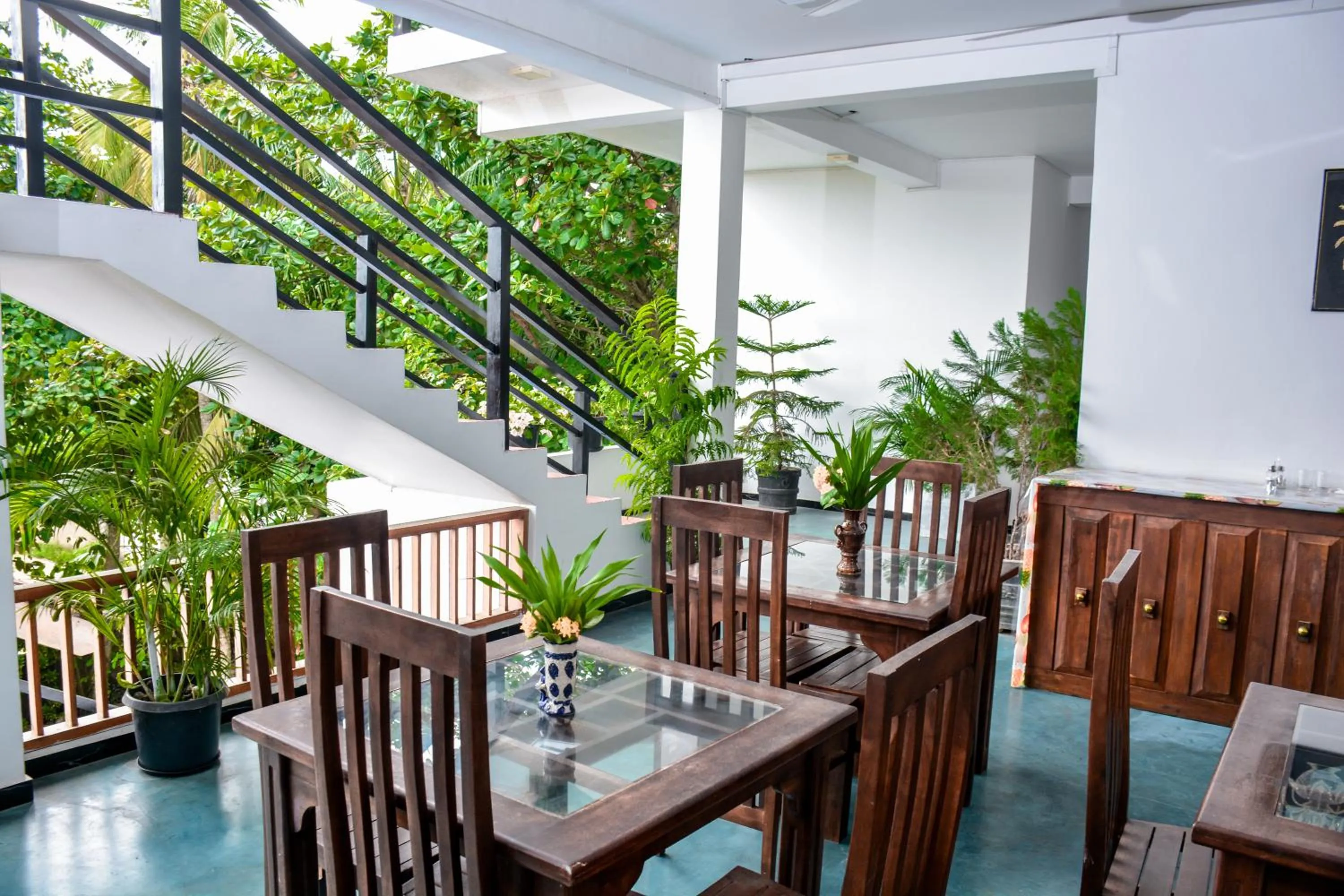 Restaurant/places to eat in Hotel Bay Watch Unawatuna