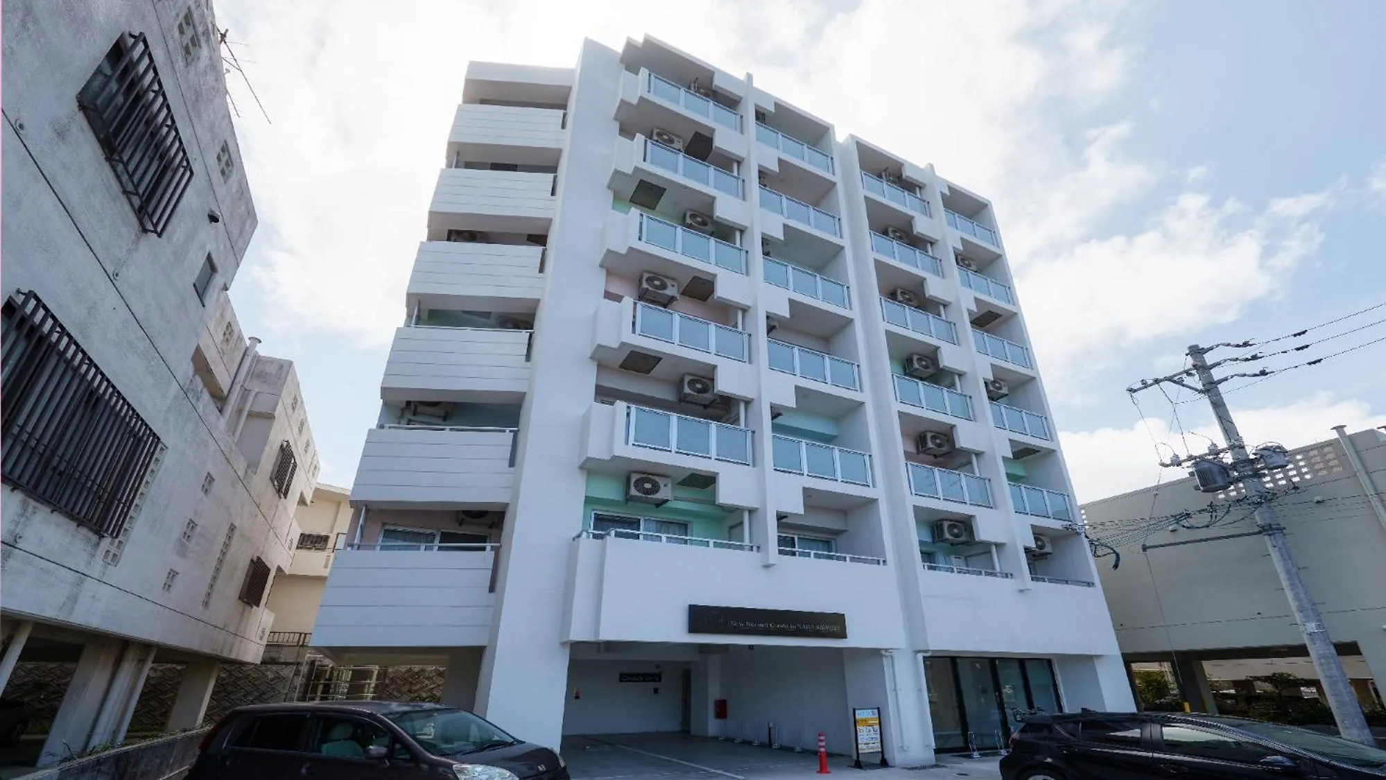 Property building in New Normal Condo in NAHA AIRPORT ニューノーマルコンドイン那覇エアポート