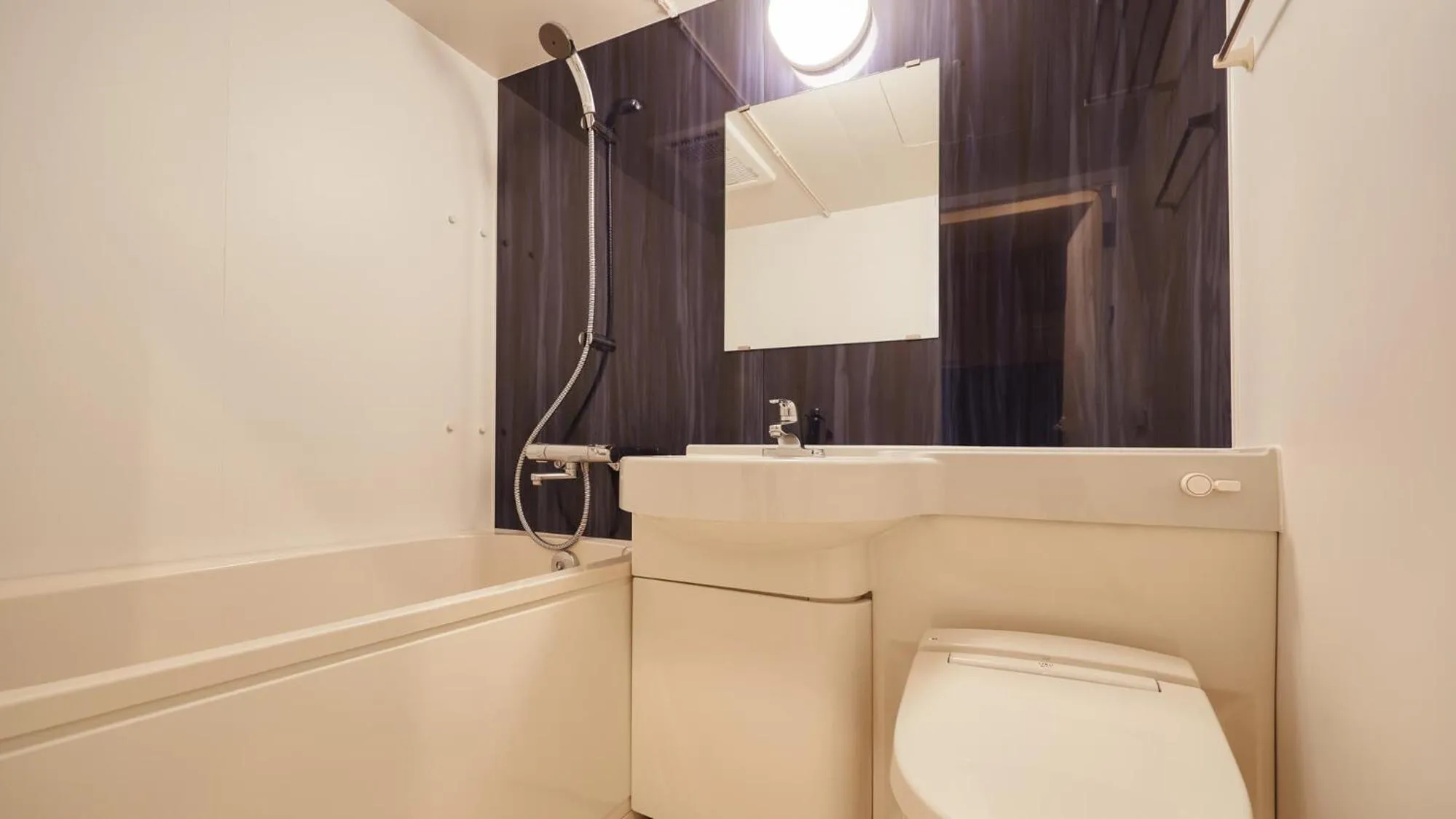 Toilet in New Normal Condo in NAHA AIRPORT ニューノーマルコンドイン那覇エアポート