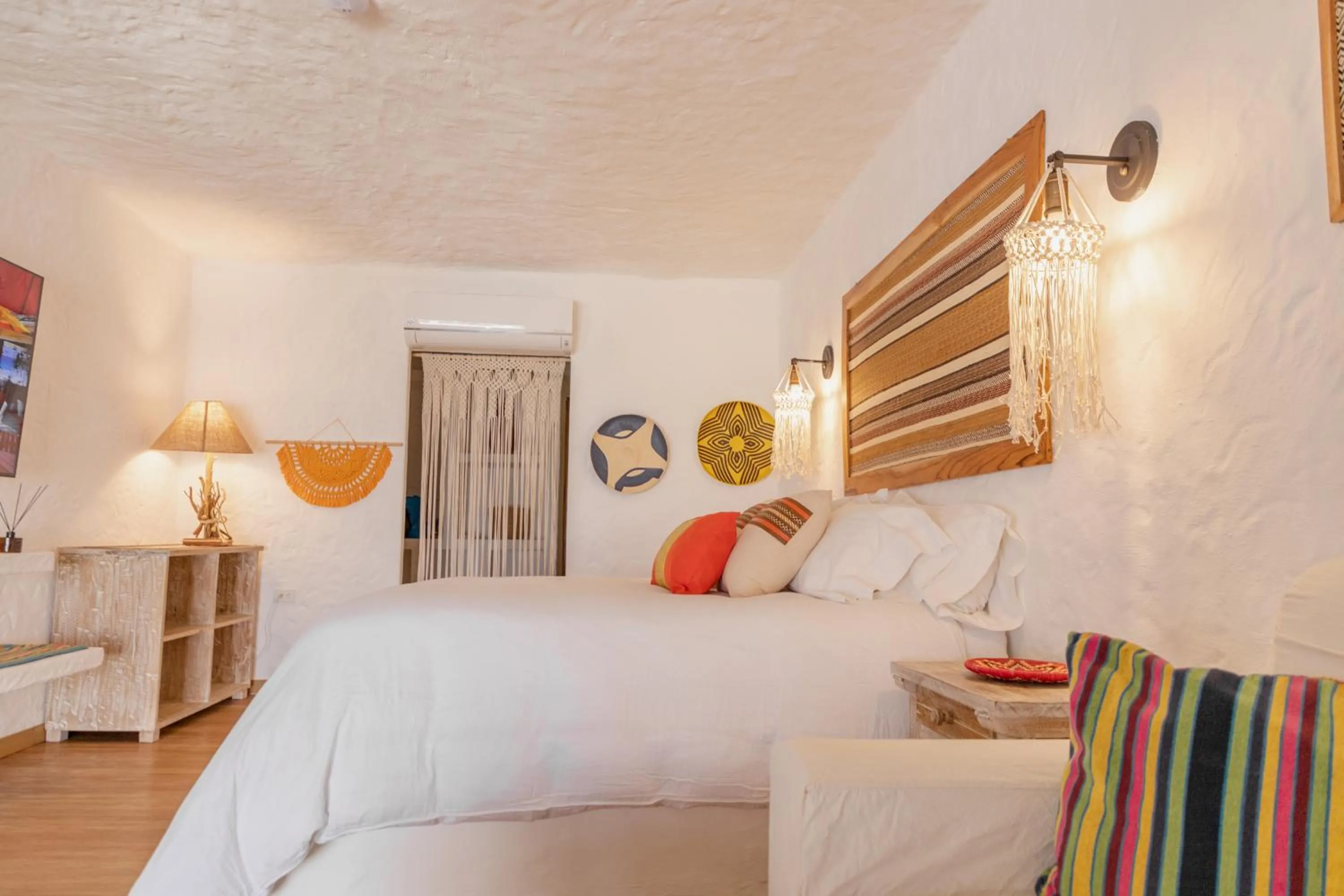 Photo of the whole room, Bed in Bora Bora Beach Club Cartagena