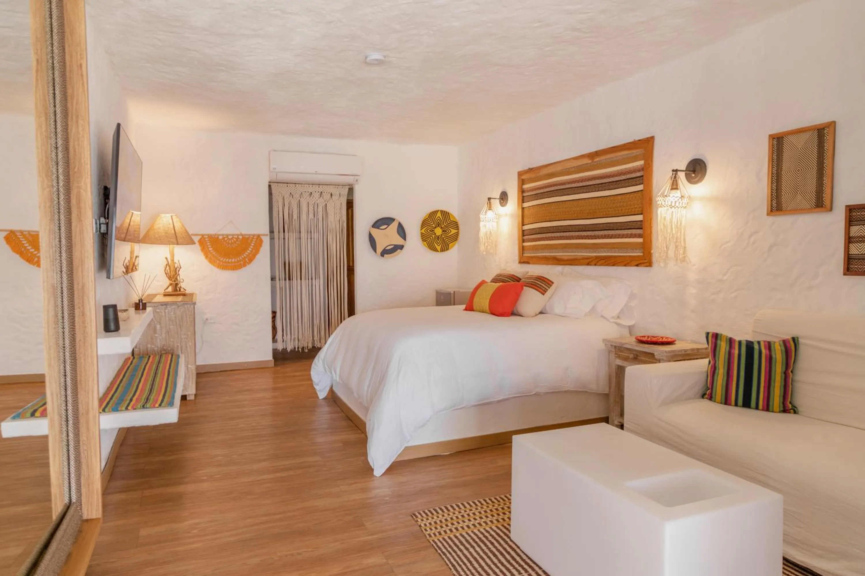 Photo of the whole room, Bed in Bora Bora Beach Club Cartagena