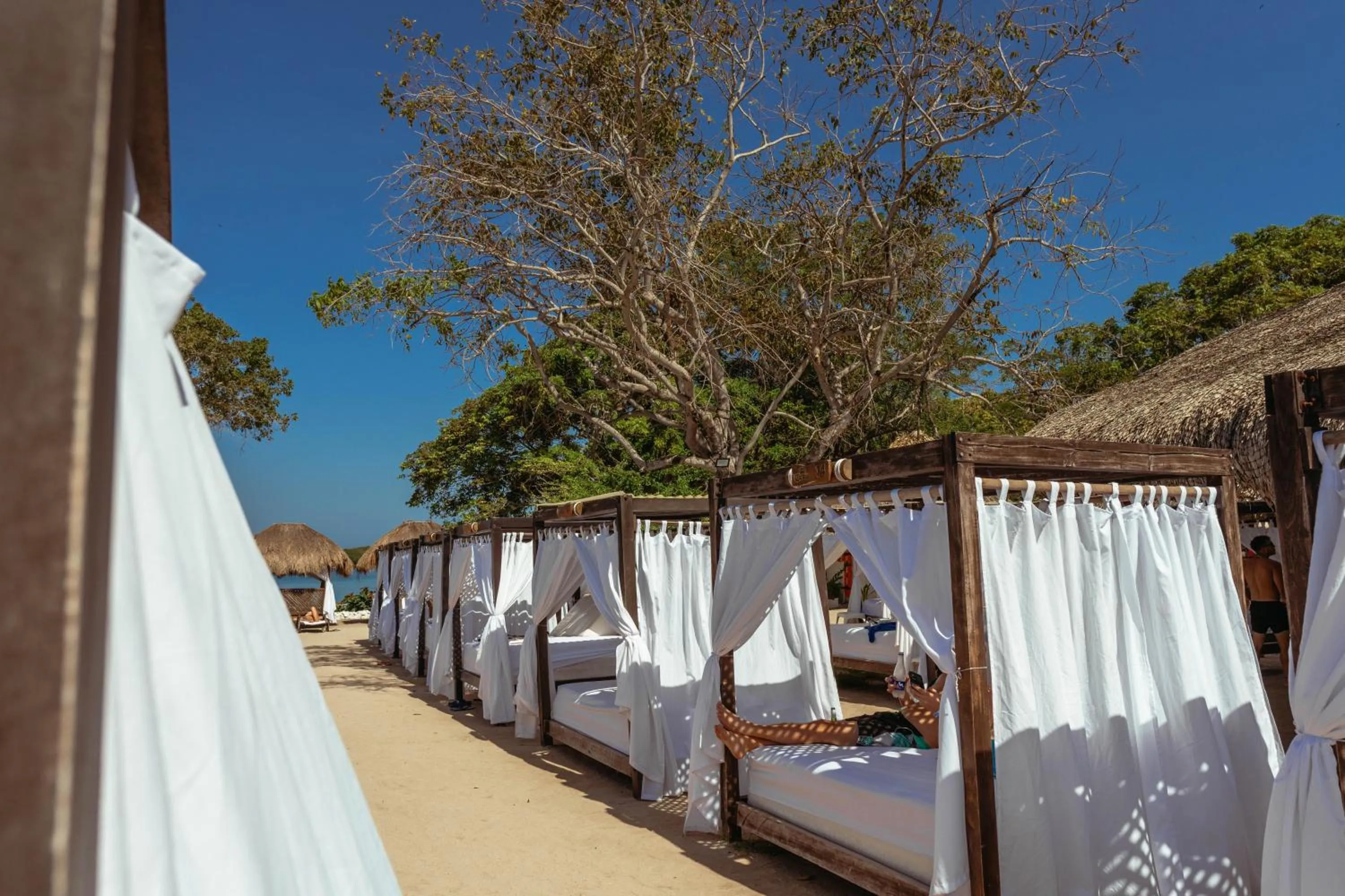 Day in Bora Bora Beach Club Cartagena