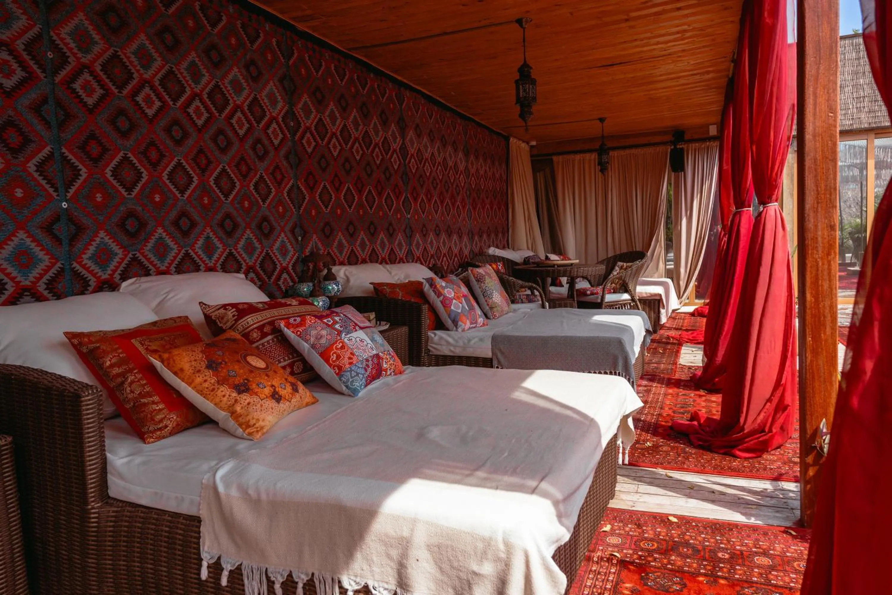 Activities, Bed in Bora Bora Beach Club Cartagena