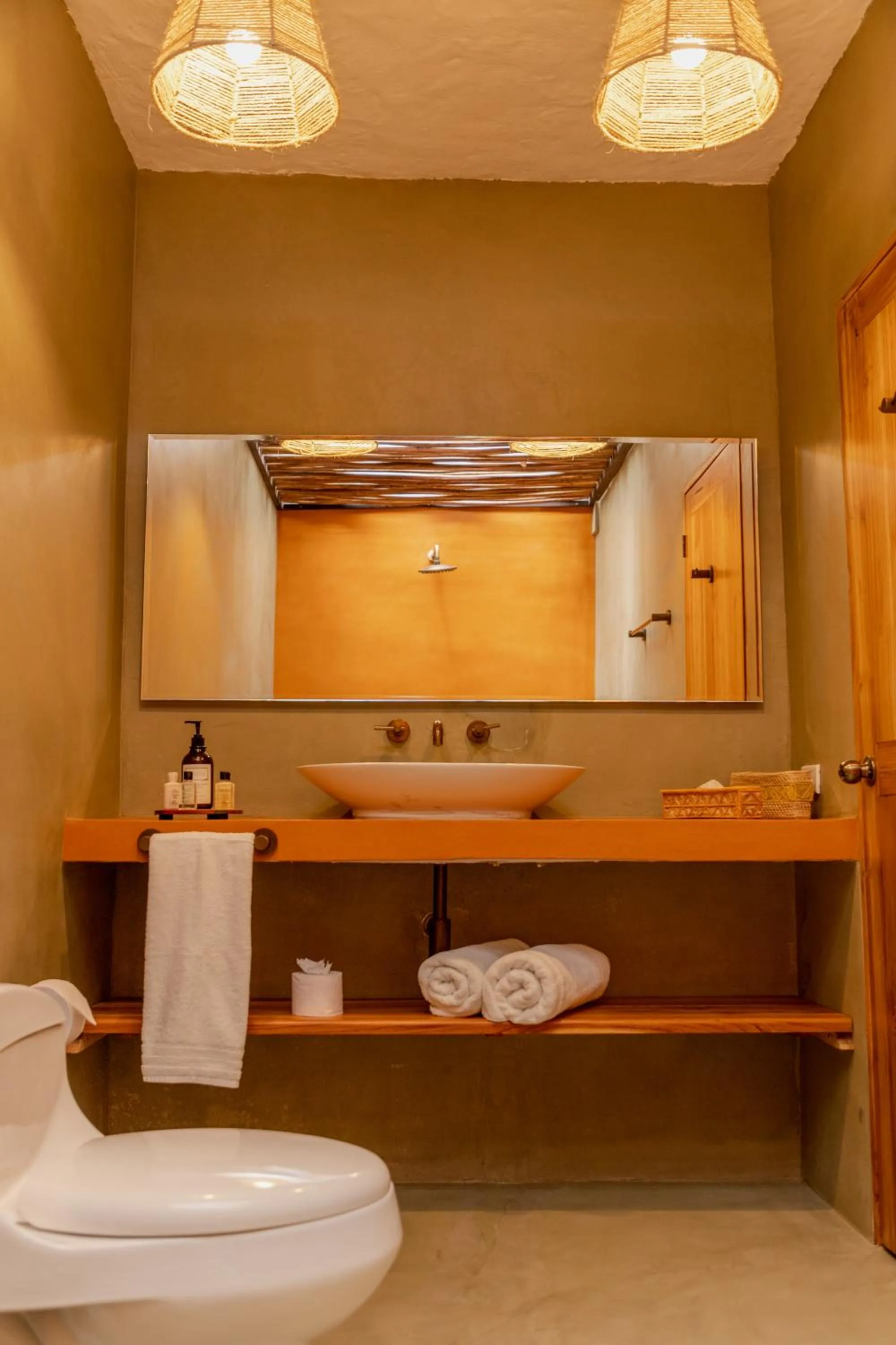 Toilet in Bora Bora Beach Club Cartagena